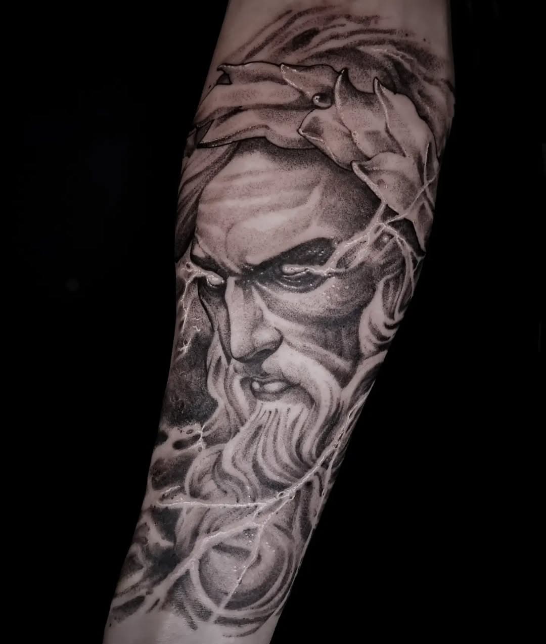 Zeus ⚡
Made by @elcartel_pl 

#poznan #polandtattoo #berlintattoo #zeustattoo #ancienttattoo #hamburgtattoo #nurembergtattoo #tattoopoland #sopottattoo #poznantattoo  #classictattoo