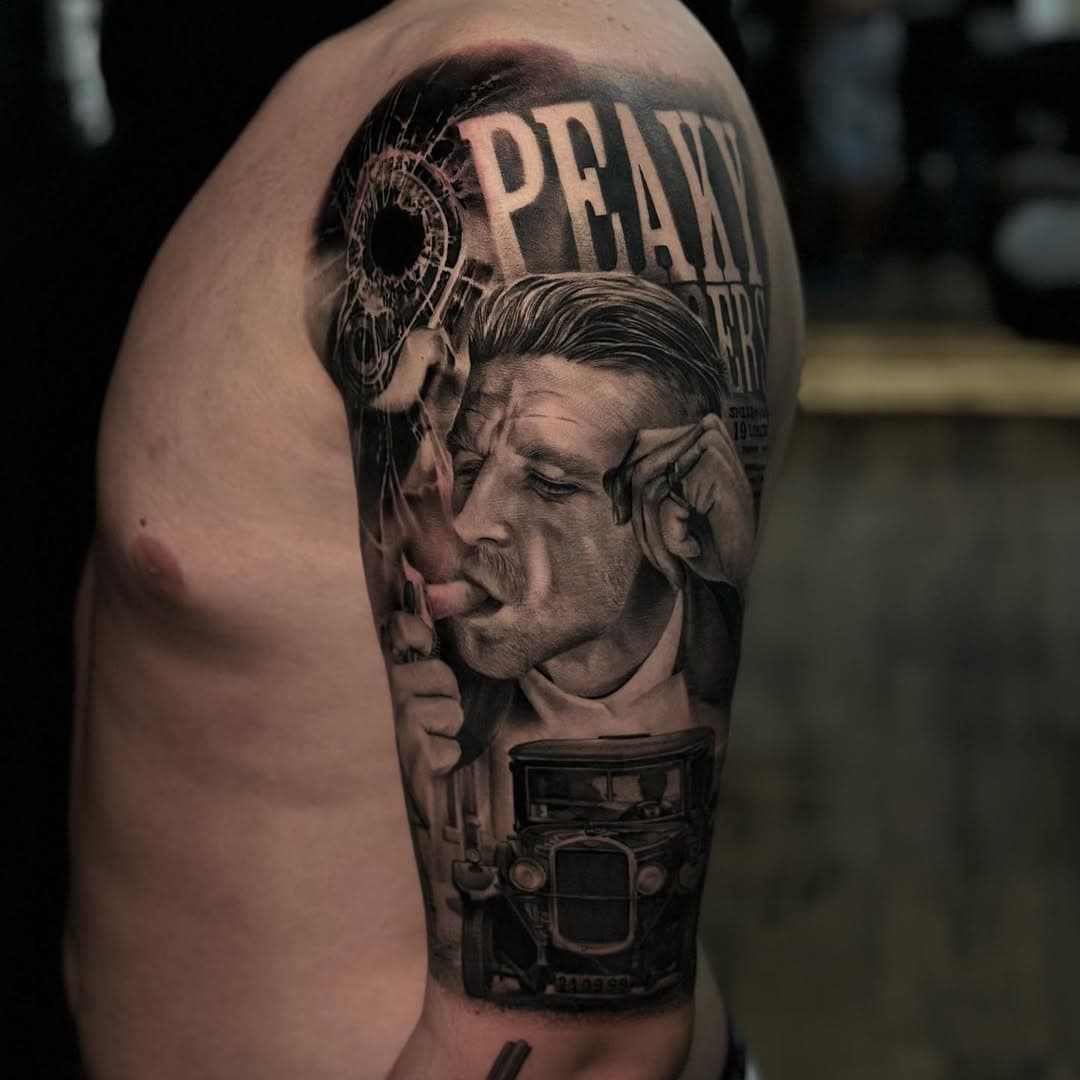 Tattoo Peaky Blinders em andamento 🙏🏻

Comenta aí o que achou 👊🏼

Para orçamentos e agendamentos :

📍São Bernardo do Campo - SP
☎ Whatsapp (11) 98882-0007
 💥Link disponível na bio
Horário de atendimento:
Segunda a Sábado das 10h às 20h. (Somente com horário marcado)

#tattooinspiration #tattoodo #tattoo2me #inpirationtattoo #bishoprotary #pretoebranco #andinhotattoo  #blackandgrey #iinstalikes #inkedmag  #infamoustattoos #skinartmag #itattooationmnked #skinart #blackgreytattoo #tattoorevuemag #ink #tattooinspiration #peakyblinders