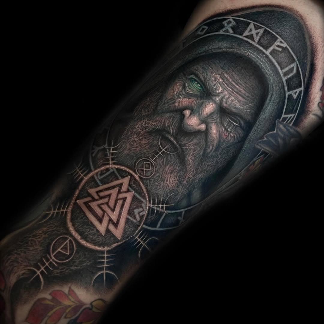 𝕿𝖍𝖊 𝕬𝖑𝖑 𝕱𝖆𝖙𝖍𝖊𝖗

Back of the thigh gap filler. Opaque blue set. This is one of my absolute favourites. Feeling the old Norwegian roots with this one 
🫀🏔 ⚔️