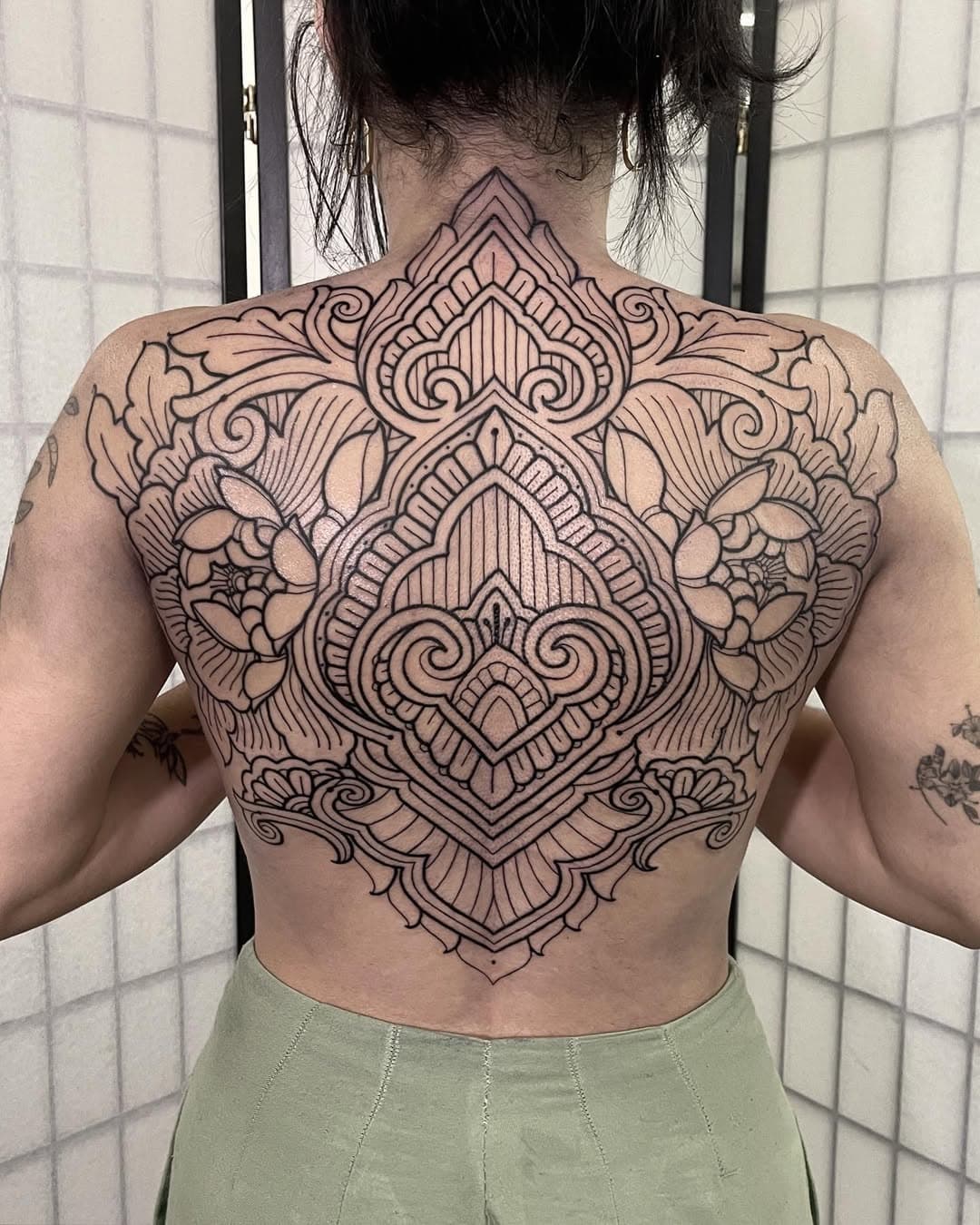 ✅Ornamental feito pra talentosa e guerreira @biancamendestattoo … em uma sessão de 6h.

🙏valeu demais pela confiança e pelo papo! E parabéns pela força!

☎️Orçamentos: 11 94556.4466 ou link na bio