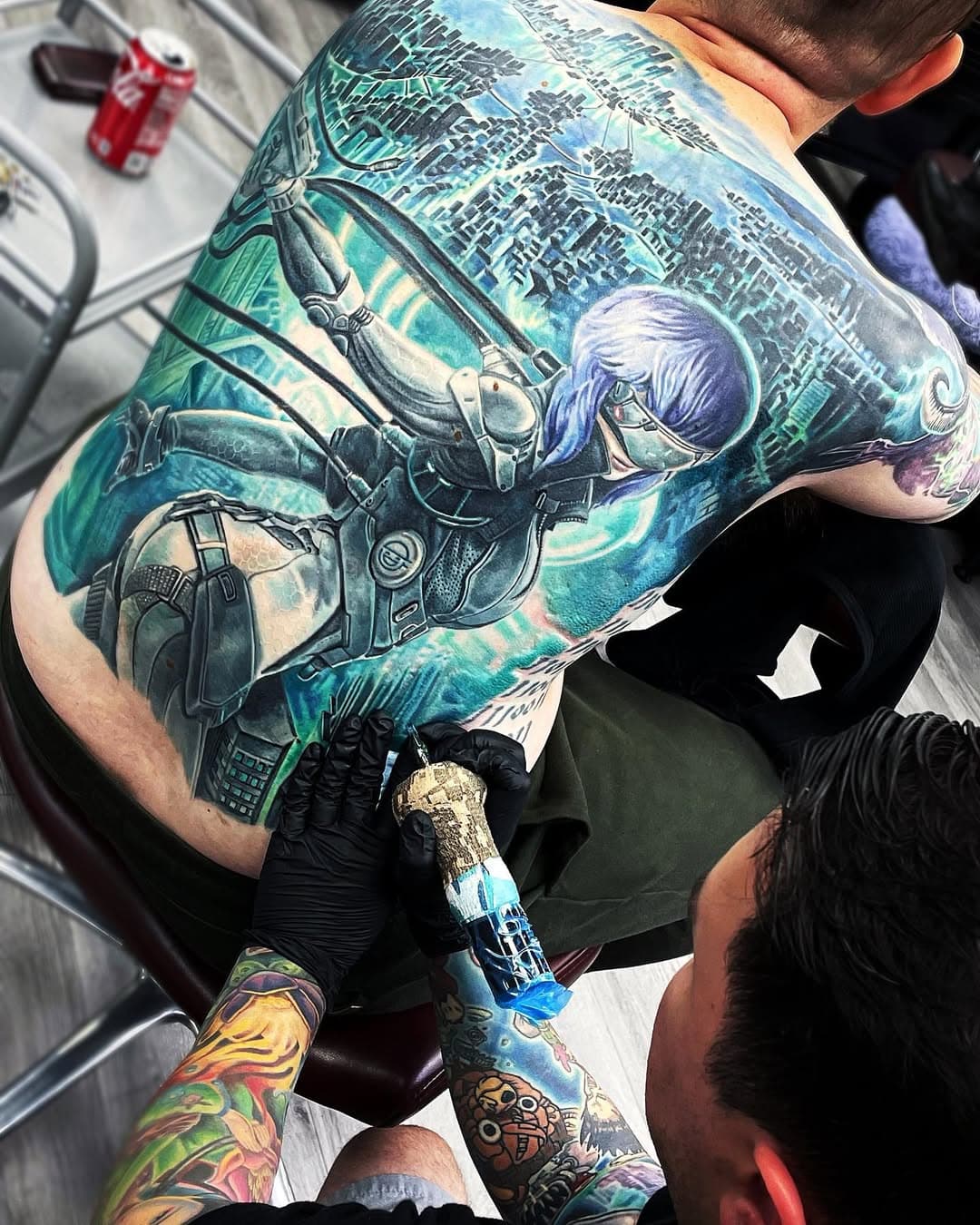 @jamieleeparker working on an epic back piece! We can hook up any size tattoo - from a little walk-in to large scale projects like this!

#jamieleeparker #inkmaster #backpiece #veganblue #westhillsca #topangaplaza