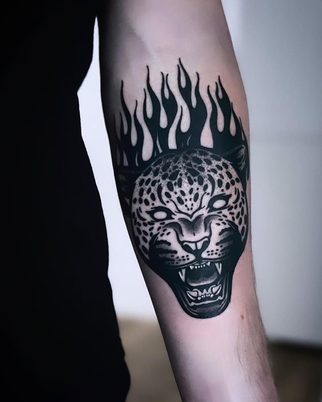 FLAMING PANTHER
.
.
.
.
.
.

#mystaelectric#panther#bigcat#flames#darkbeauty#armtattoo#dark#black#tattoo#contemporaryart#tattoos#blackworkers#blacktattooing#darkart#darkartwork