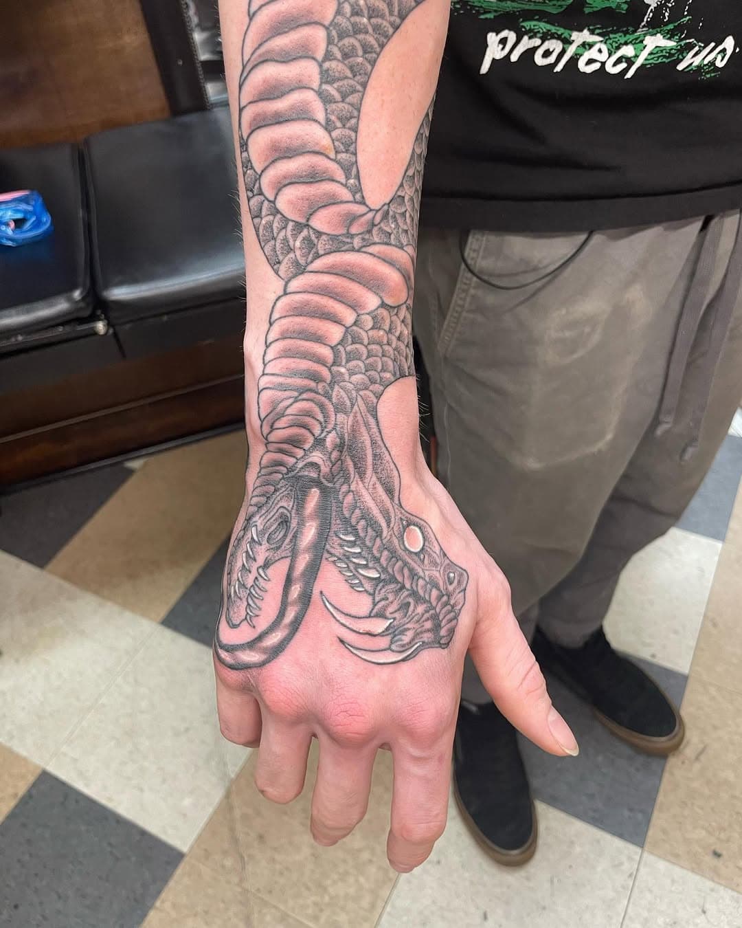 Here’s some photos to get a better look at the snake I posted last night. Would love to do more alike.

#knoodle #knoodletattoos #americantattoostudios #destroytroymachines #destroytroy #banemade #vulcanneedles #tattoos #tattoo #fineline #finelinetattoo #finelinetattoos #finelineartist #dotwork #dotworktattoo #dotworktattoos #snakes #snake #snaketattoo #snaketattoos #blackandgrey #blackandgreytattoo #blackandgreytattoos #traditional #traditionaltattoo #traditionaltattoos #ohiotattooers #ohiotattooartist
