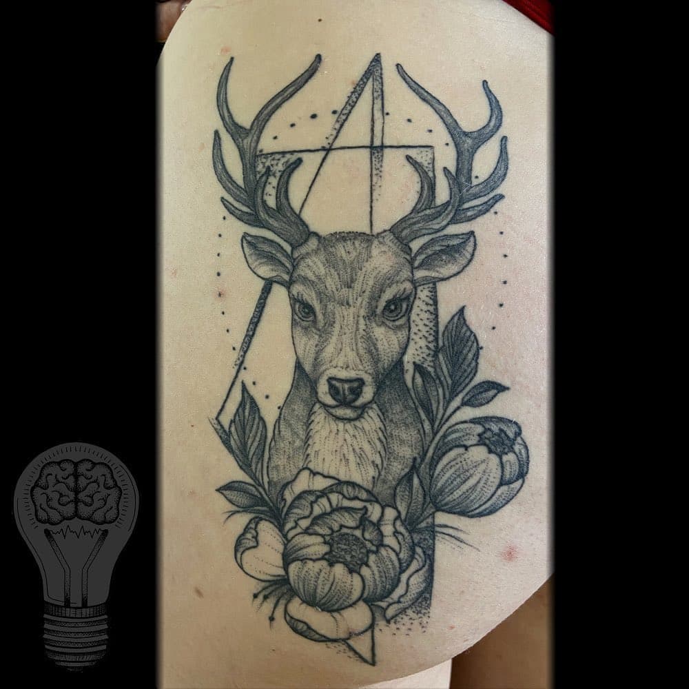 Für Termine schreibt mir eine E-Mail an tattoo@springender-punkt.com mit eurer Telefonnummer, wann ihr am besten erreichbar seid und eurem Motivwunsch.
.
..
…
..
.
..
…
..
.
#deer #derspringendepunkt #dotwork #healedtattoo #gerlingen #tattoo #flowers #linework #stuttgart #leonberg #blackwork #dotworktattoo #ditzingen #flowertattoo #arschgeweih #antlers