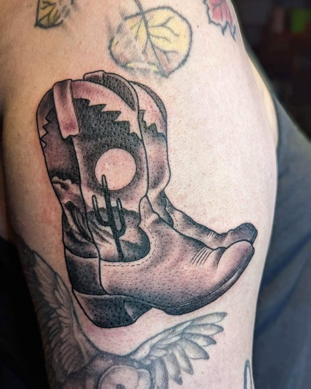 Leathered steps echo
Dust swirls under the blood moon
Western lore runs cold 
•
Wrangler tabbed jeans, Boots without spurs. 
#westerntattoo #cowboy #cowpoke #crestedbutte #crestedbuttetattoo #calicoqueentattoo #candicebradleytattoo #deserttattoo