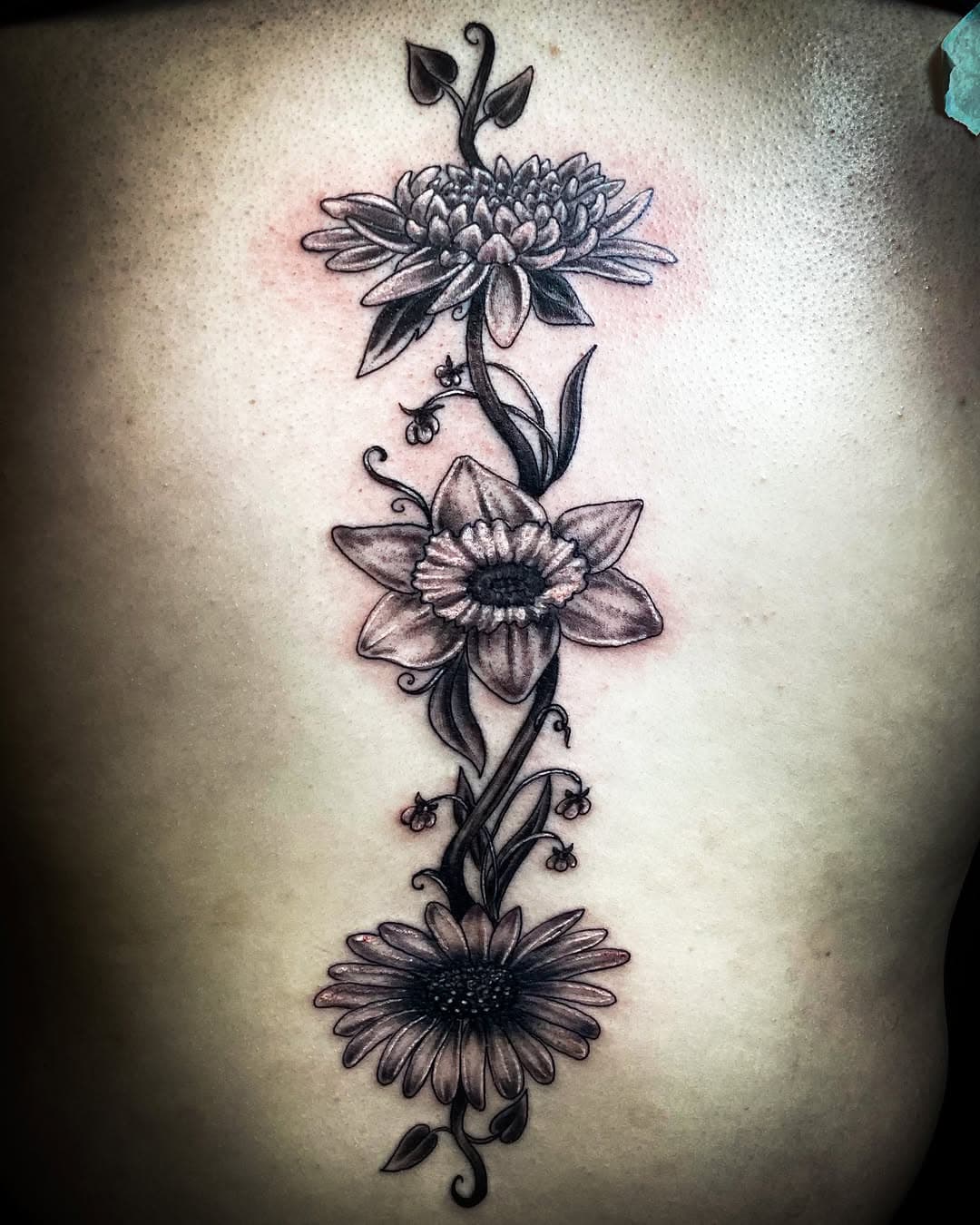 Beautiful work from Michelle! ✨🌸

 #tattoo #whitebuffalo #tatttooed #tattooshops #tattoodesign #tattoolife