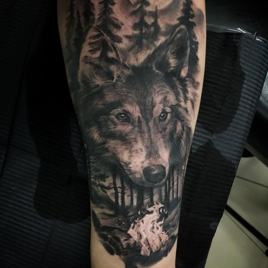 #wolfforesttattoo #blackandgreytattoo  #customtattoowolf