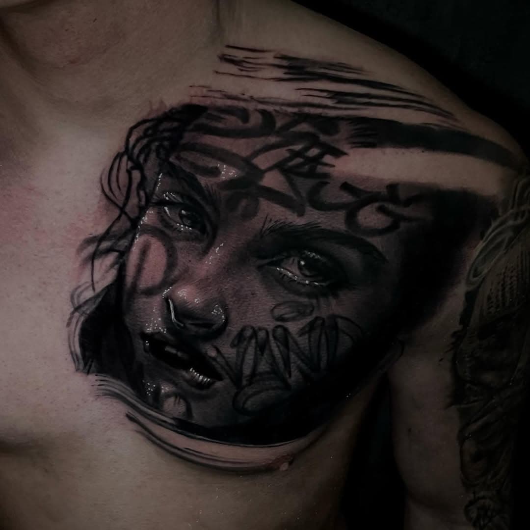 #blackandgreytattoo #ladyheadtattoo #newcastletattoo #tattooartist