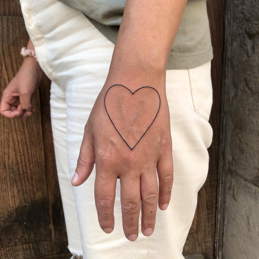 Reposting some fav. !🖤✌🏻
Done few years ago on Pia. 
One love. (Handpoke)
----------------------------------------------------
💌 lazyfactorytattoo@gmail.com
.
.
.
.
.
.
.
.
.
.
.
. 
#flashtattoo #handpoke #machinefree #tattoo #handpoked  #blxck #blackworkers #btattooing #blackink #contemporarytattoing #dot #onlyblackart #blxckink #annecy #annecytattoo #хоумтату #татуировка #ignorant_tattoo #stickandpoke #sticknpoke  #ignorantland #qttr #dotwork #parloiruk #lazyfactorytattoo #leclubtattooparlour #inkstinctsubmissionk