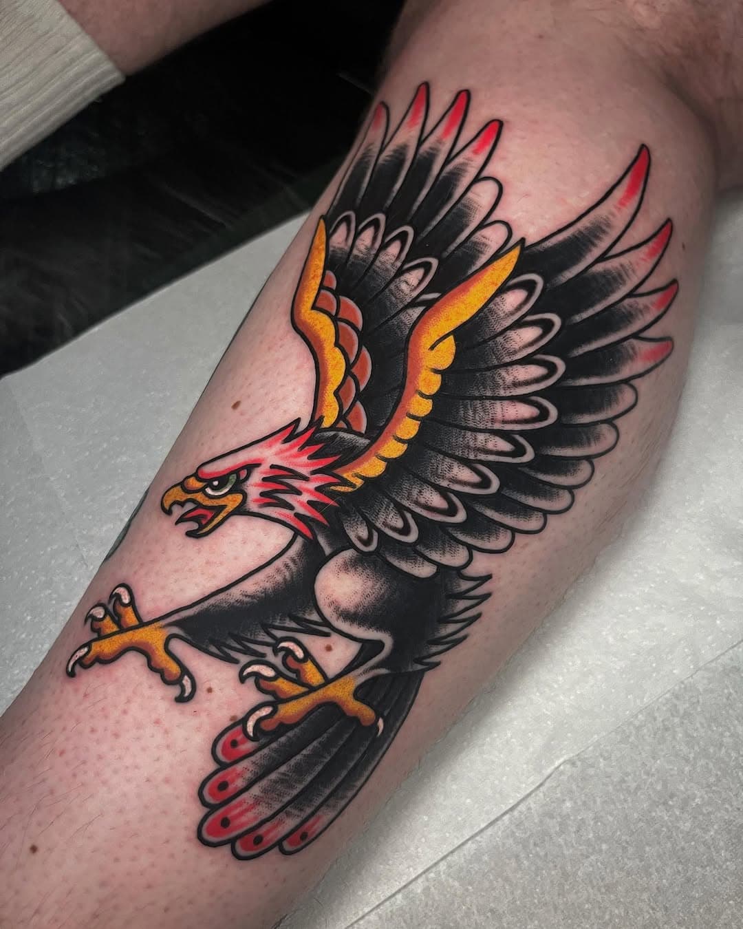 The whippiest of murder chickens for Harry. Thanks dude! Sat like a boss on that awkward inner calf spot! Scroll for a video #classictattoos #boldwillhold #traditionaltattoos #traditionaltattoo #traditionalartist #whipshaded #brightandbold #tradtattos #derbytattoo #derbytattoos #derbyshire #derbyshiredales #blackclaw #blackclawneedle #blackclawneedles #oldlines #bright_and_bold #realtraditional  #traditionalflash #tattoo #besttradtattoos