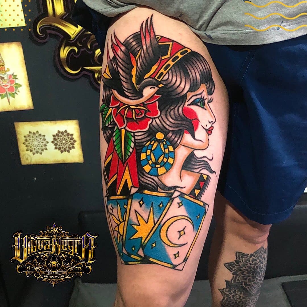 CIGANA AUTORAL CRIADA PRA DUAS CONVENÇÕES 
TATTOO QUE ME RENDEU 🏆🏆dois prêmios na categoria Old School, uma de 1º lugar no  @remanescentetattoofest e o outro MELHOR OLD no @inthedarktattooink agradecer meu brother @bruno_mota_rbr que foi minha tela e é caba bom de dor heheheh.
.
.
.
.
#oldschool #tattoooldschool #tattoo #caucaia #caucaiacity