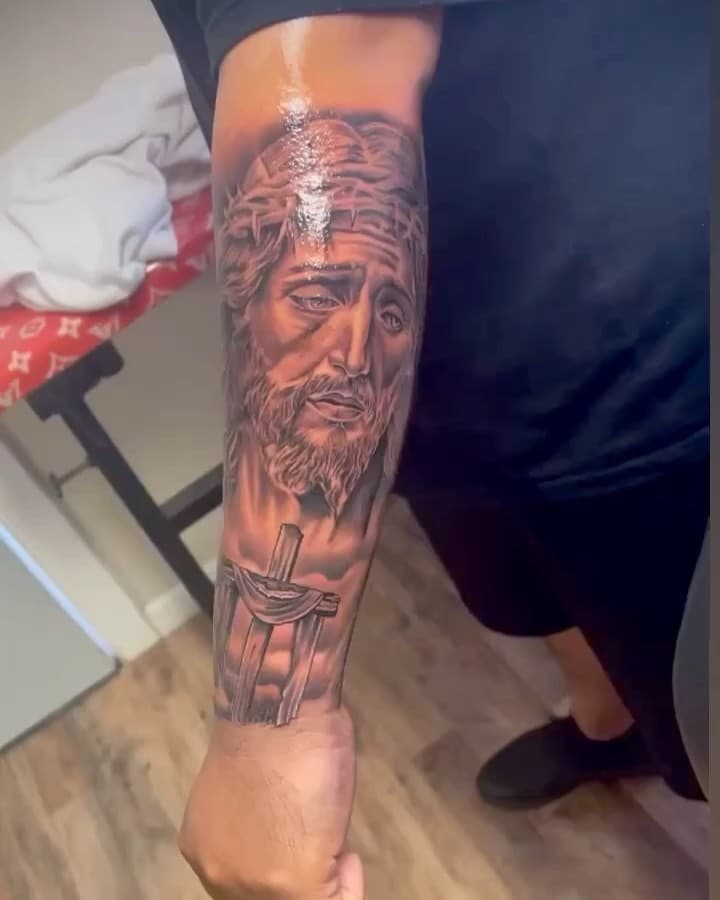 Tattoo #religioustattoo #jesustattoo #armtattoo #forearmtattoo #chicanoart #chicanotattoo #chicanostyle #mentattoo #crosstattoo #blackandgreytattoo #mexicanoschingandolecabron #texastattooartist #texastattoo #halfsleevetattoo #mexicanstyle #californiastyle #mexicanoschingandolecabron #oakcliff #funkytown #dallastattoos