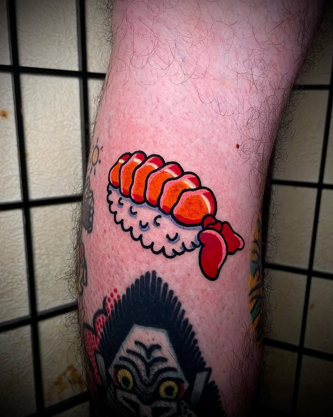 Shrimp niguiri 🦐 🍣 to @geru.tattoo 
.
Made in @redkirintattoo 
.
.
.
.
#sushitattoo #japanesetattoo #japanesedesign #irezumi #japanesecollective #japaneseink
#sushi