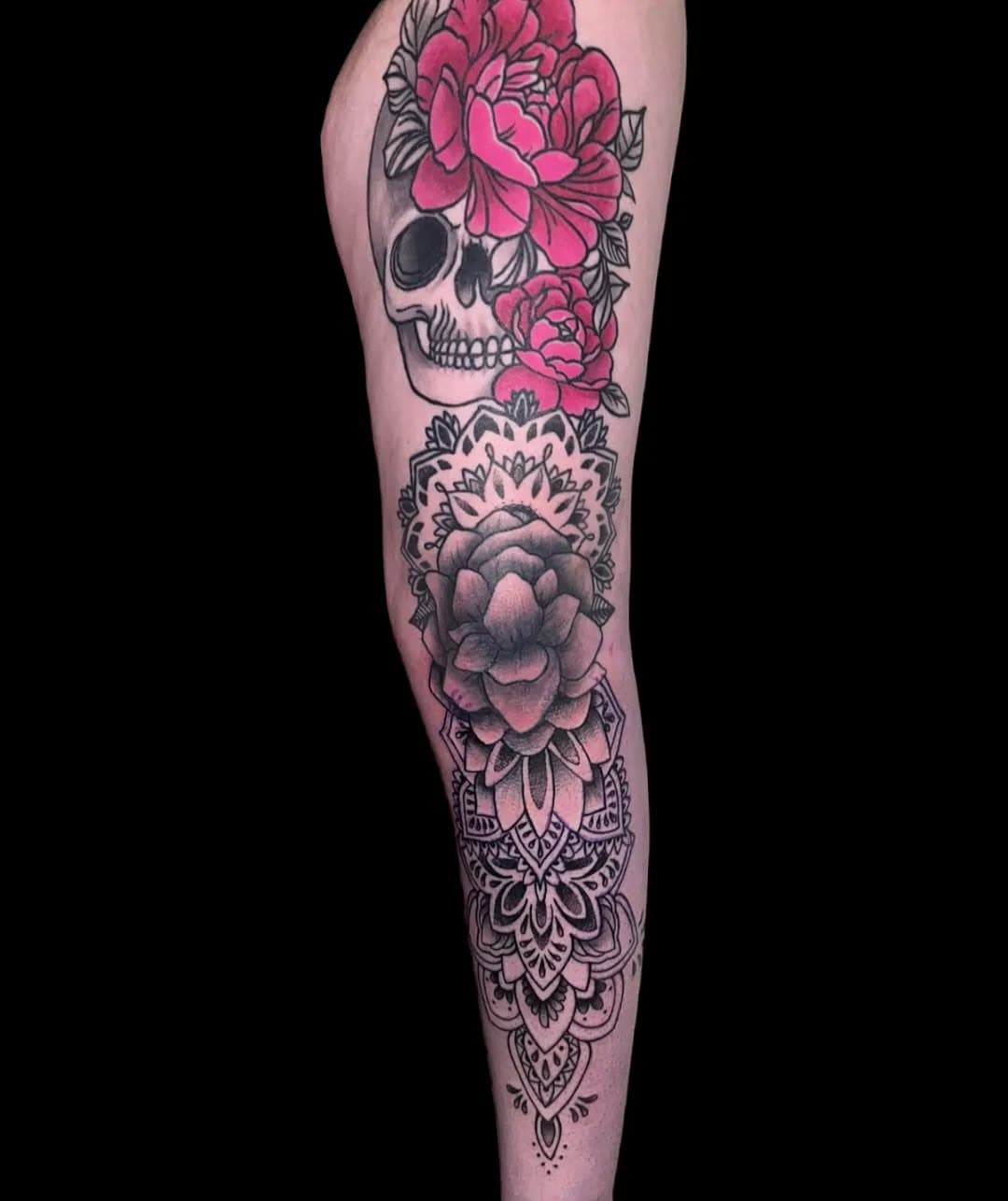 Leg tattoo #keoztattoo #keoz #uk #uktattoo #readingtattoo #readink #dotworktattoo #geometric #geometrictattoo #aaacrew #colortattoo #blackworktattoo #blacktattoo #skulltattoo #flowerstattoo #mandala #mandalatattoo