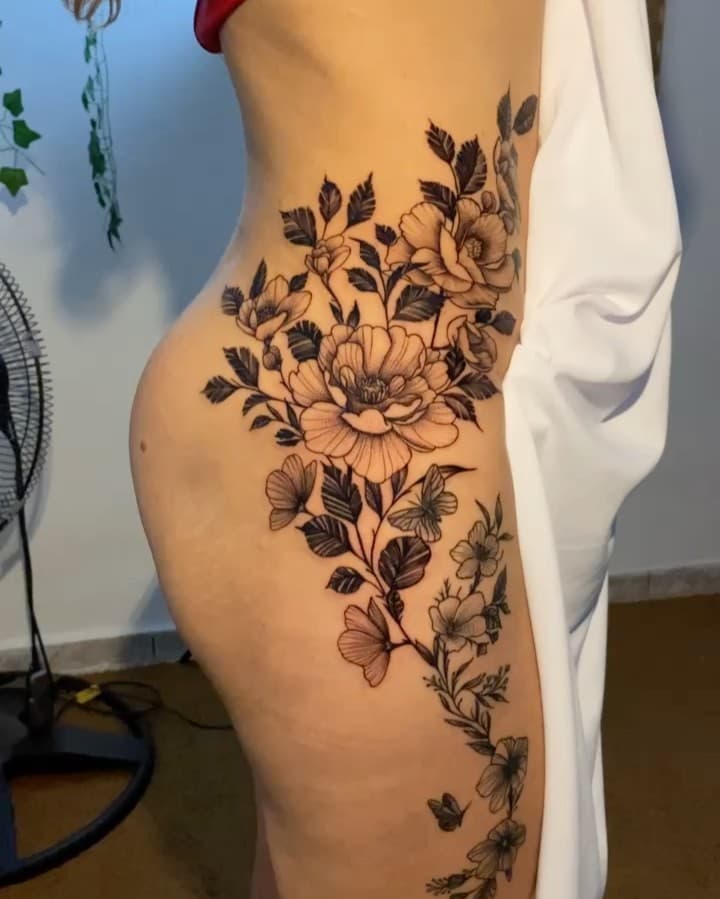 Mas um trabalho floral realizado 🌺
Lembrando que estes trabalhos estão com valores reduzidos pro novo portfólio!
🌺 Não fique fora e escolha o seu 🌸 
Link de orçamento na bio do Instagram.