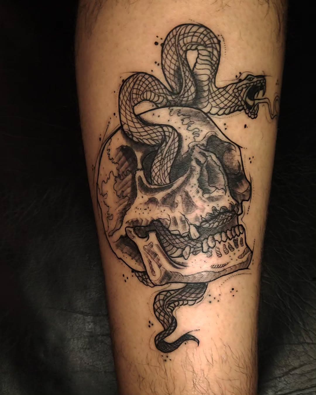 #skull #skulltattoo #tattoosketch #sketchtattoo #hachura #skullart  #tatuagens #tatugem #tatouage #tatuaje #tatuaggi #tatuaggio #blackworktattoo #blackworkartists #blackworker #blackworks #tatuadorescuritiba #curitibatatuagem  #caveira