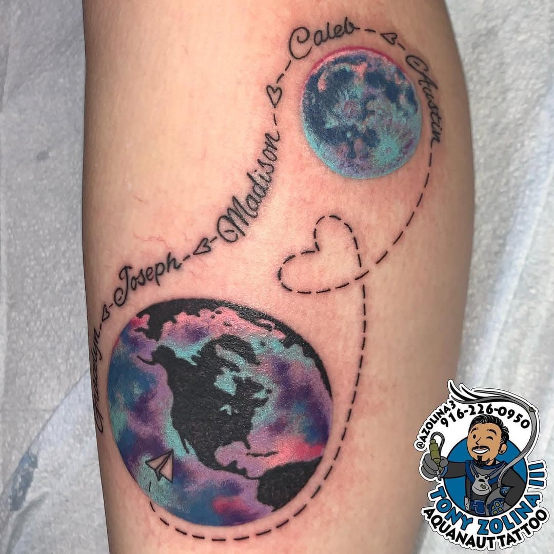 Melissa’s to the moon and back with kids names on her leg #az3tattoos #aquanauttattoo