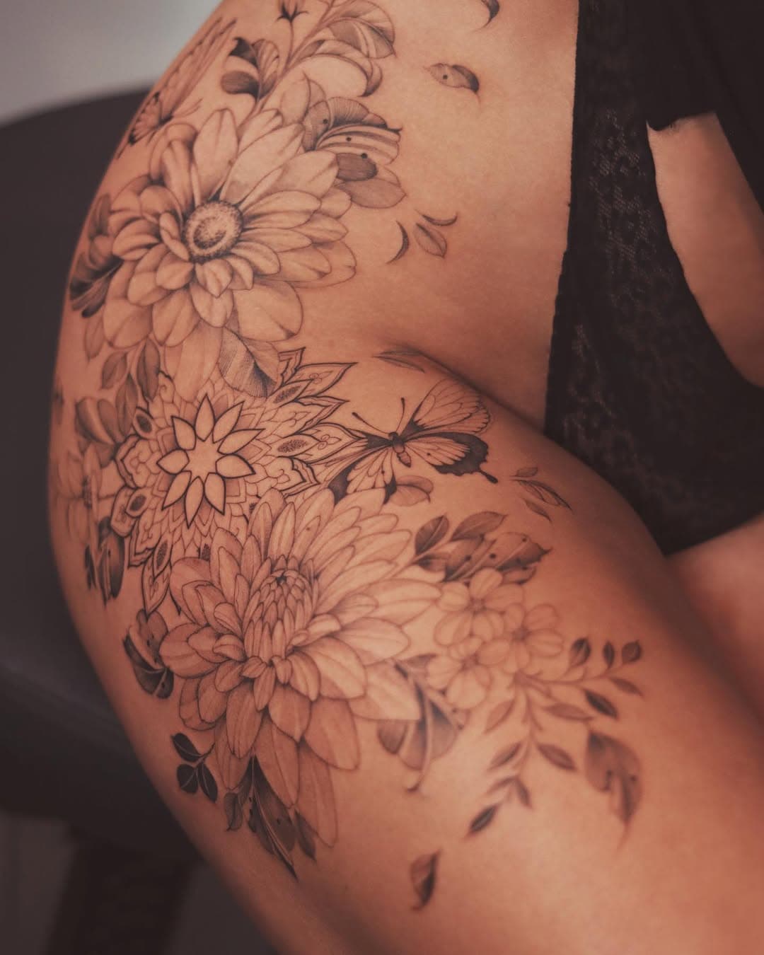 Stunning piece I did for Natalie

📩 for bookings check the link below 

https://bit.ly/Brunotats

--------------------------
📍 58 High Street, Cheltenham, GL50 1EE📲 01242 578892

 #tatuagem #flores #brazil #love #art #instagood #tattoo #flowers #photooftheday #cute #follow #instagram #uk
#pepax #pepaxofficial