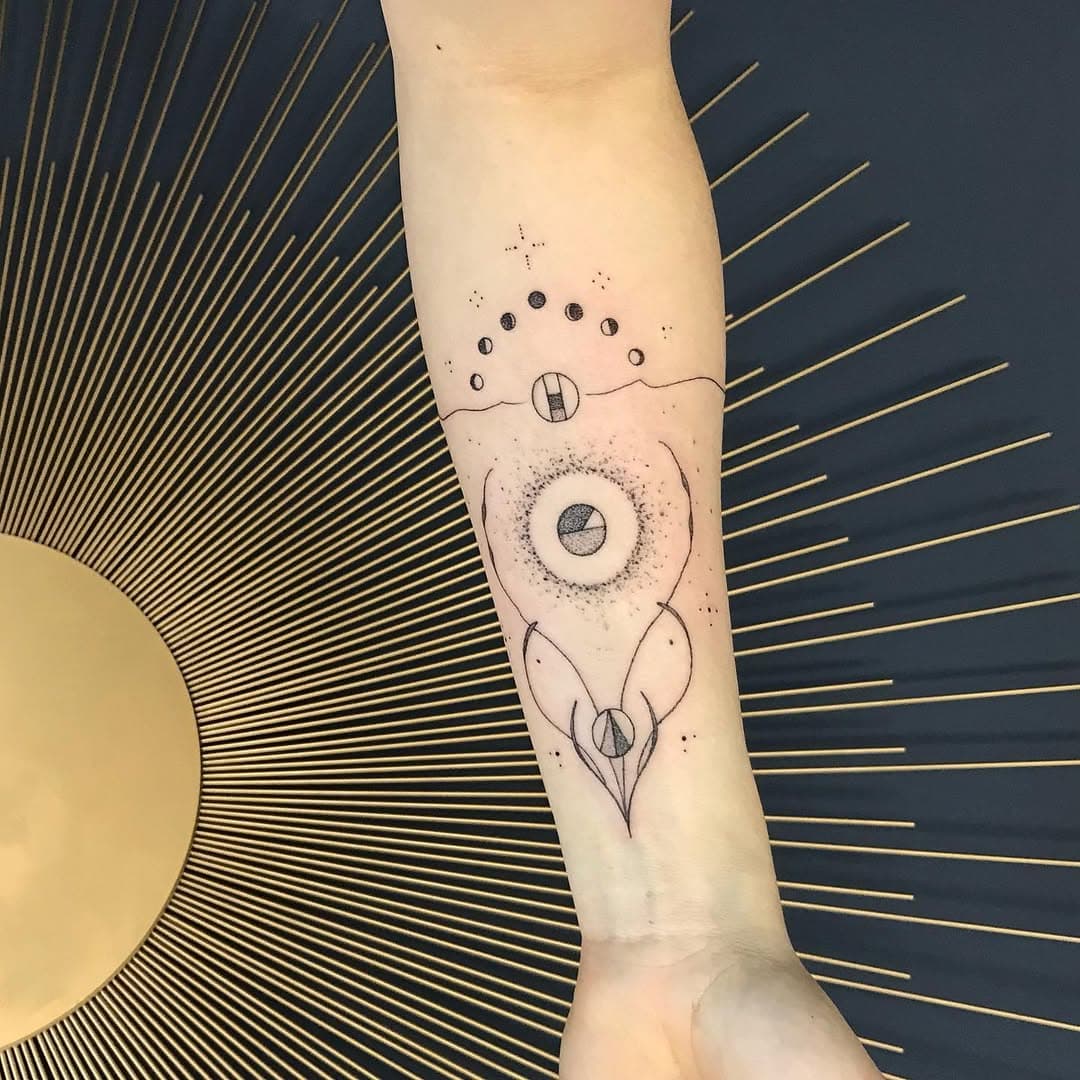 I created this for a radiant human based on her life story. Thank you so much for trusting me 🙏🏼

#natureart #bodyflow #tattooart #lineart #lineworktattoo #finelinetattoo #fineline #art #arte #arts #tattooart #ink #inked #tattooartist #pictureoftheday #germantattooers #femaletattooartist #nrw #münster #münsterliebe #ms4life #ms4l