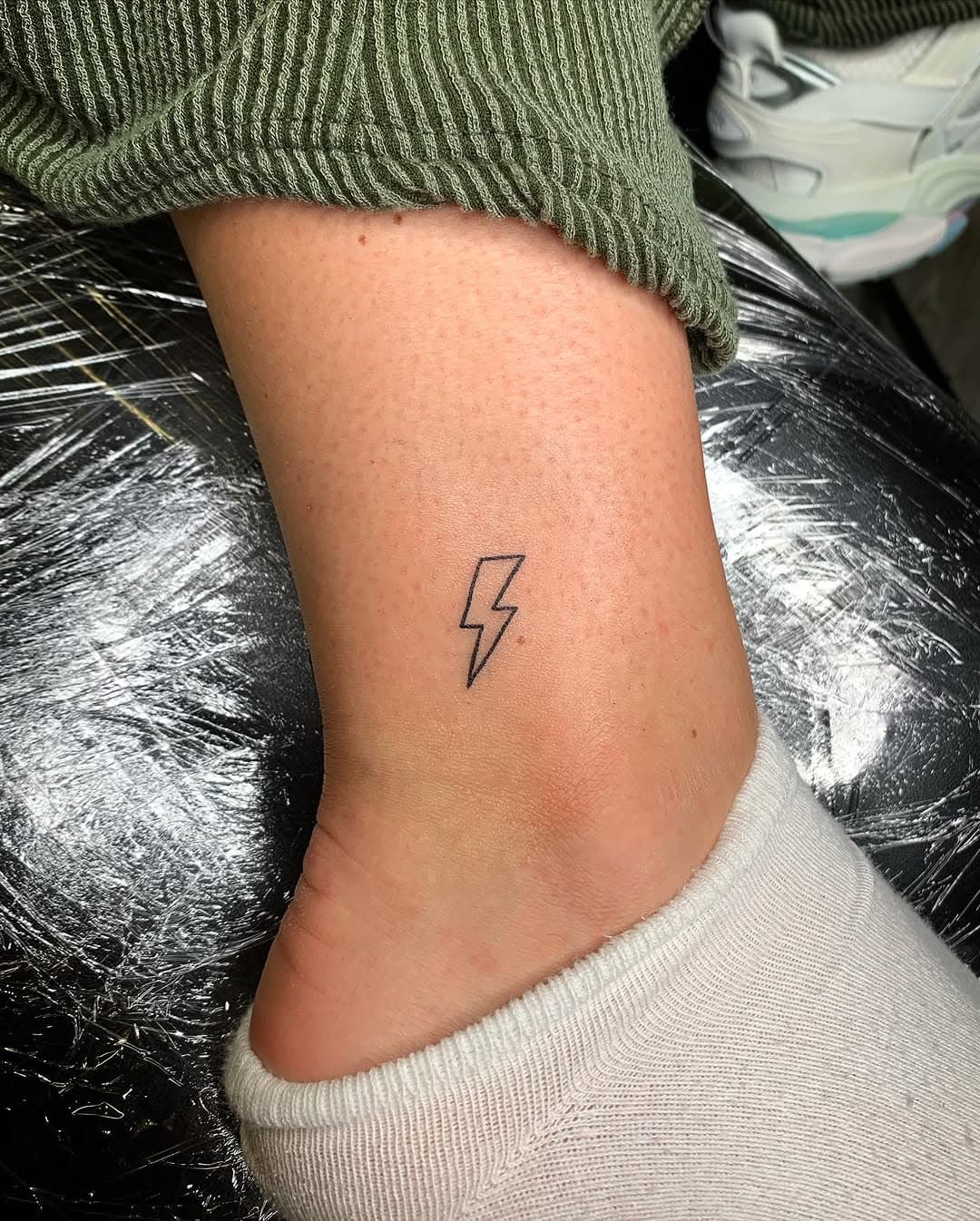 Cute lil lightning bolts⚡️
•
•
•

#tattoo #tattooapprentice #apprenticetattoo #tattoos #lightningbolt #lightning #lightningbolttattoo #lightningtattoo #irelandtattoo #flashtattoo #tattooflash #tattooartist #artist #art #tattooing #tattooideas #smalltattoo