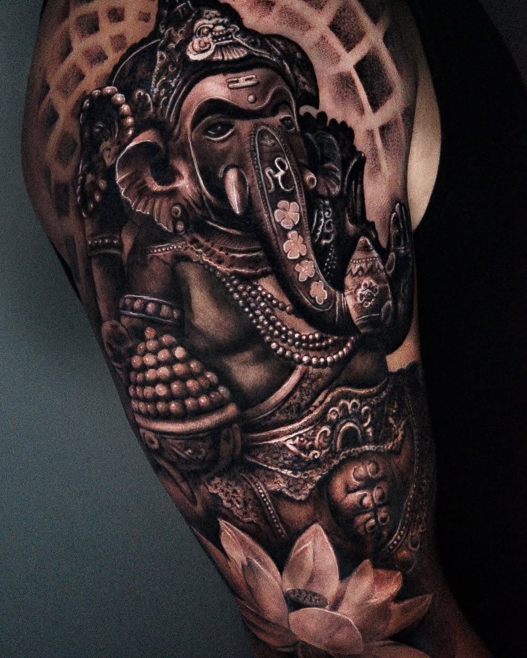 ▫️ 𝙶 𝚊 𝚗 𝚎 𝚜 𝚑 𝚊 ▫️
.
.
@tattooproton @vikingink @fkirons @emalla.official @cnctattoo 
.
#ganesh #ganesha #tatuajeganesha #flordelototattoo #flordelotustattoo #realistictattoo #madridink #tatuajesmadrid #realismo #tatuajeganesha #flor #elephant #real #realism #blxink ganesha