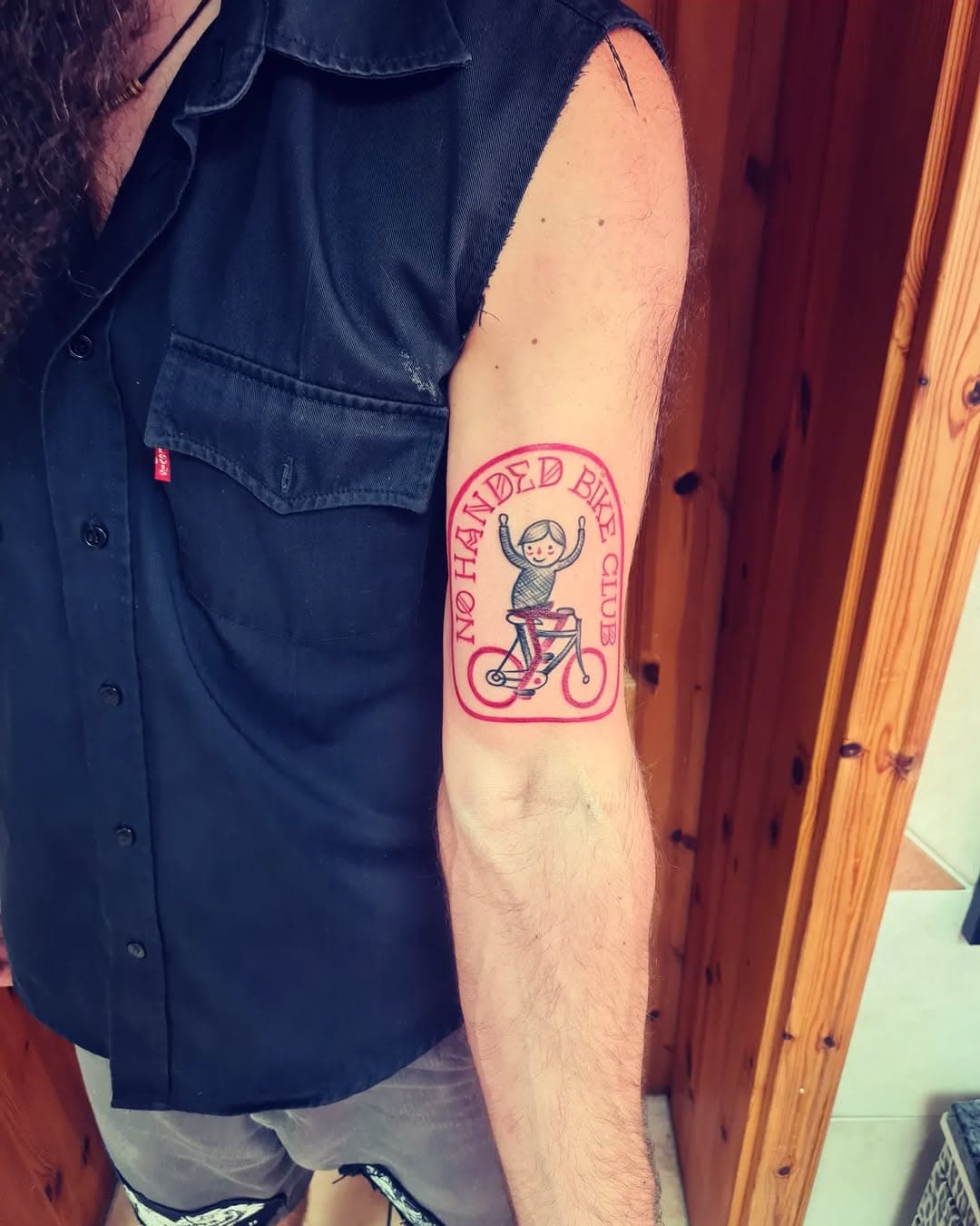 NO HANDED BIKE CLUB 🚲
#nohandedbikeclub #bike #bicycle #tattoostudiosiwak #tattoomagdeburg #magdeburg #tattoooftheday #tattooed #tattoo#tattoostyle #tattooist