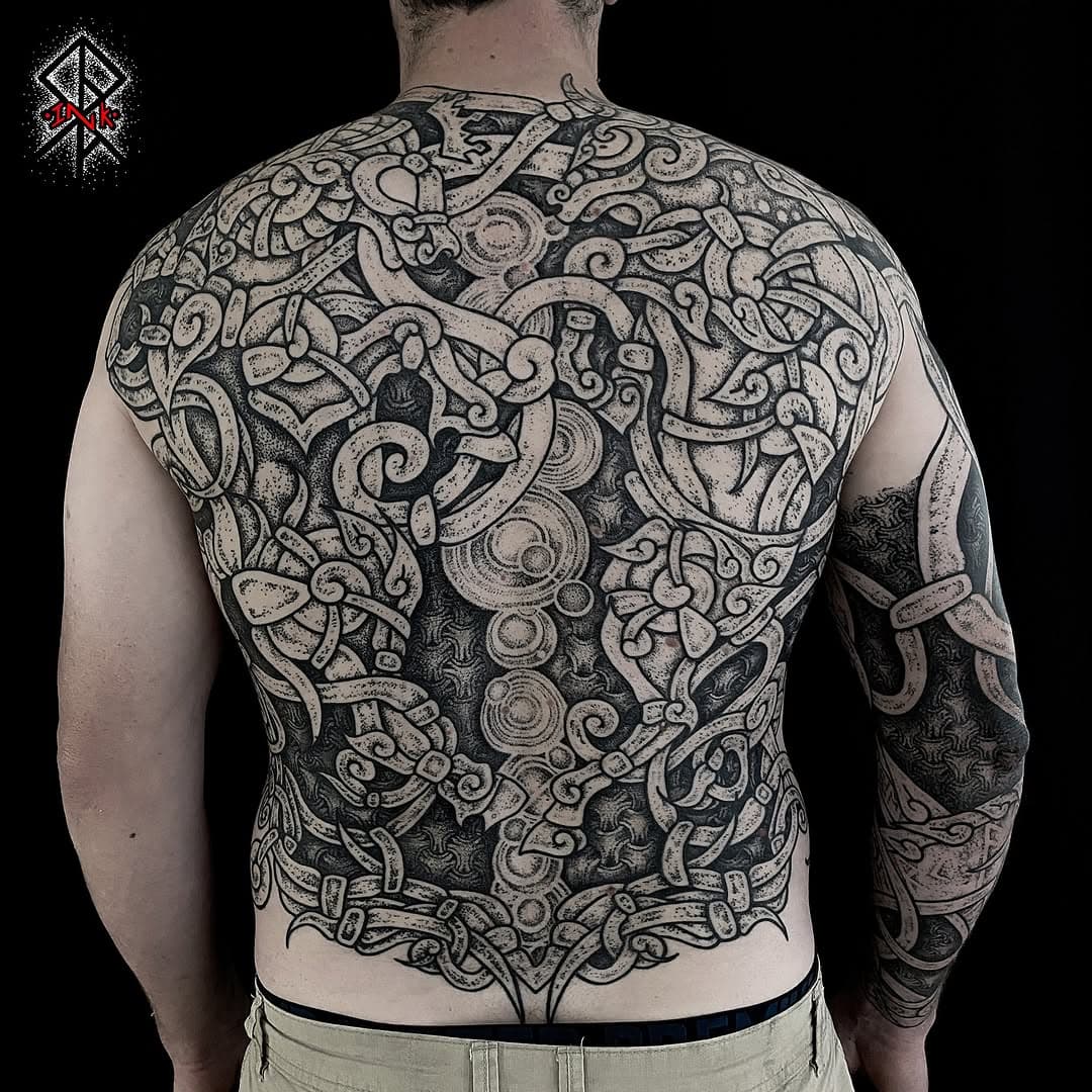 🐺 Full Back and Sleeve 🐺

#spiraink #tattoo #dotwork #dotworktattoo #nordictattoo #norsemythology #tattooart #tattooartist #pagan #ancientart #dragon  #nordik #runes #mythology #norsepagan #vikings #vikingstyle #vikingtattoo #sleevetattoo #inkedboy #inkedgirls #backtattoo #tattooed #toulouse #tattoist #raven #tattoolife #tatouagemagazine #tatouage #france