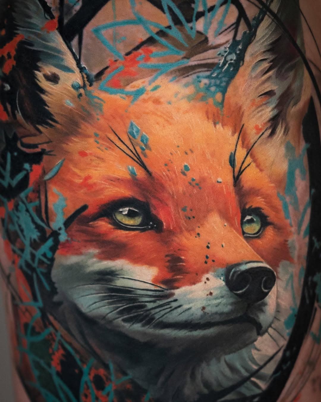 Wische für das komplette Tattoo ➡️
#healedtattoo 
Hier seht ihr den von mir tätowierten Fuchs mit einigen abstrakten Ornamenten im Motiv. Das Tattoo Design war ein Wanna Do von mir und ist auf den Fotos schon einige Monate verheilt.

#foxtattoo #abstract #abstractart #colortattoo #colortattooartist #colorartist #tattoo #tattooinspiration #tattoolove #fuchsliebe #animaltattoo #animaltattoos