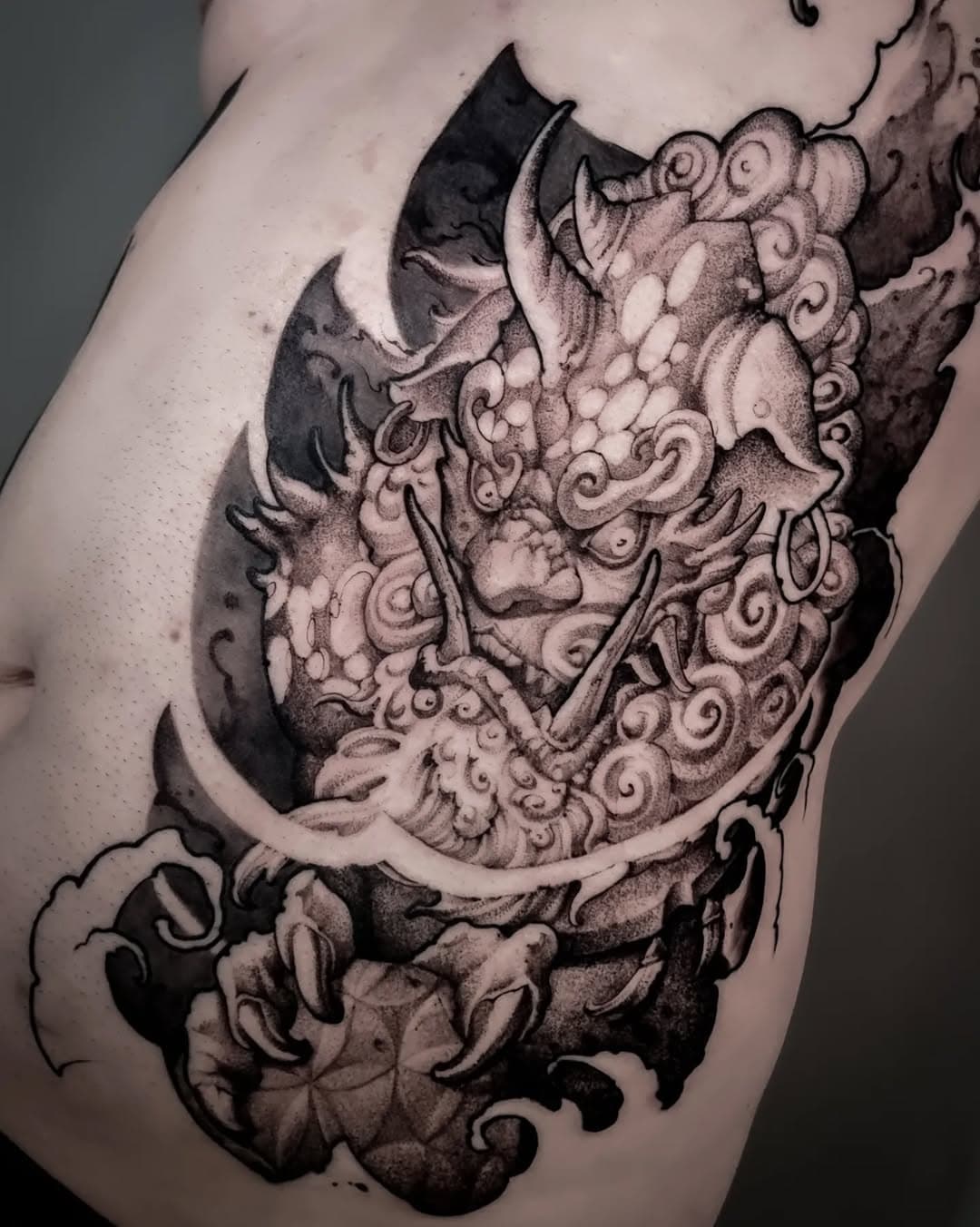 Foo dog 
🏯
#foodog #foodogtattoo #orientaltattoo #poznantattoo #poznan #japanesetattoo #darkart #darkfantasy #darkwork #darkink #blacktattooart #neotraditional #tattoodesign