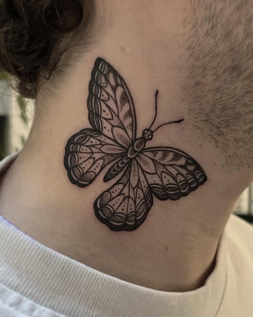 Butterfly. Another fun one shot piece. 

Bunkink@gmail.com

#tattoos #tattoo #killerink #killerinktattoo #butterfly #necktattoo #southampton #tattooartist #blacktattoo #dotshading #dotwork