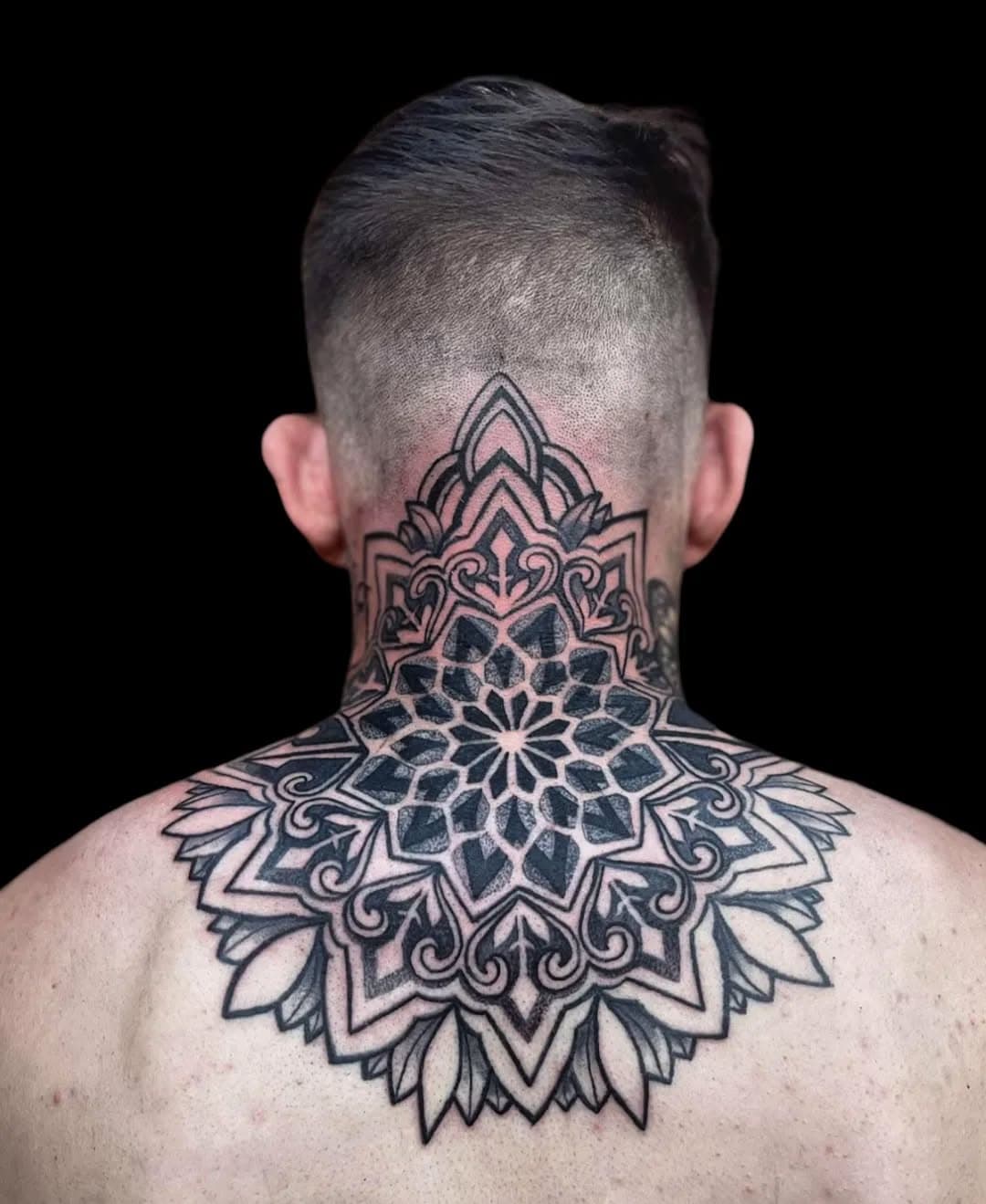 Mandala #keoztattoo #keoz #mandala #mandalatattoo #dotworktattoo #dotworkers #uk #uktattoo #readingtattoo #readink #reading #london #londontattoo #blackworktattoo #blacktattoo #tattoo