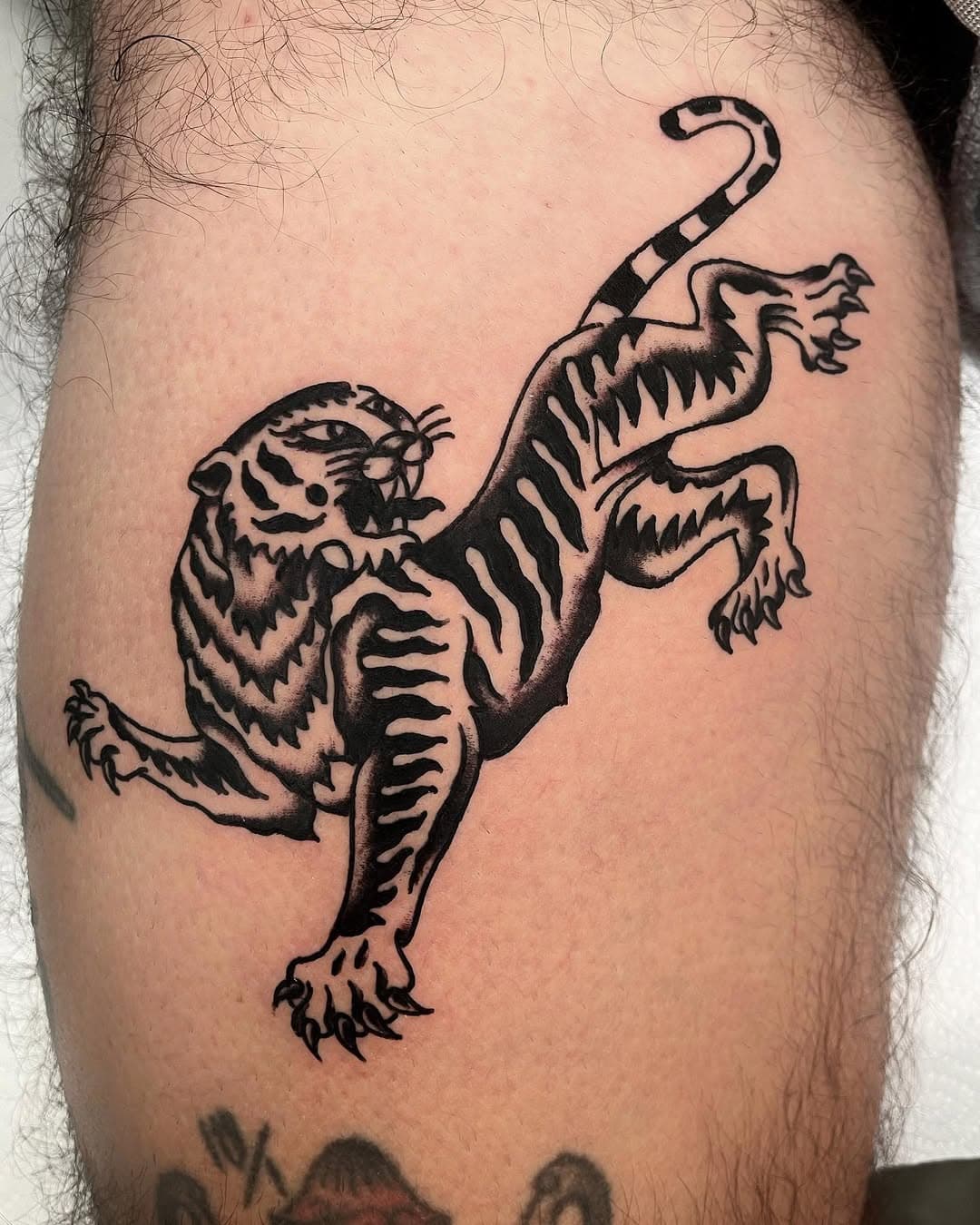 Tiger para García, gracias! 🐅
Para citas escríbeme 👉DM.

#traditionaltattoo #blackwork #bcntattoo