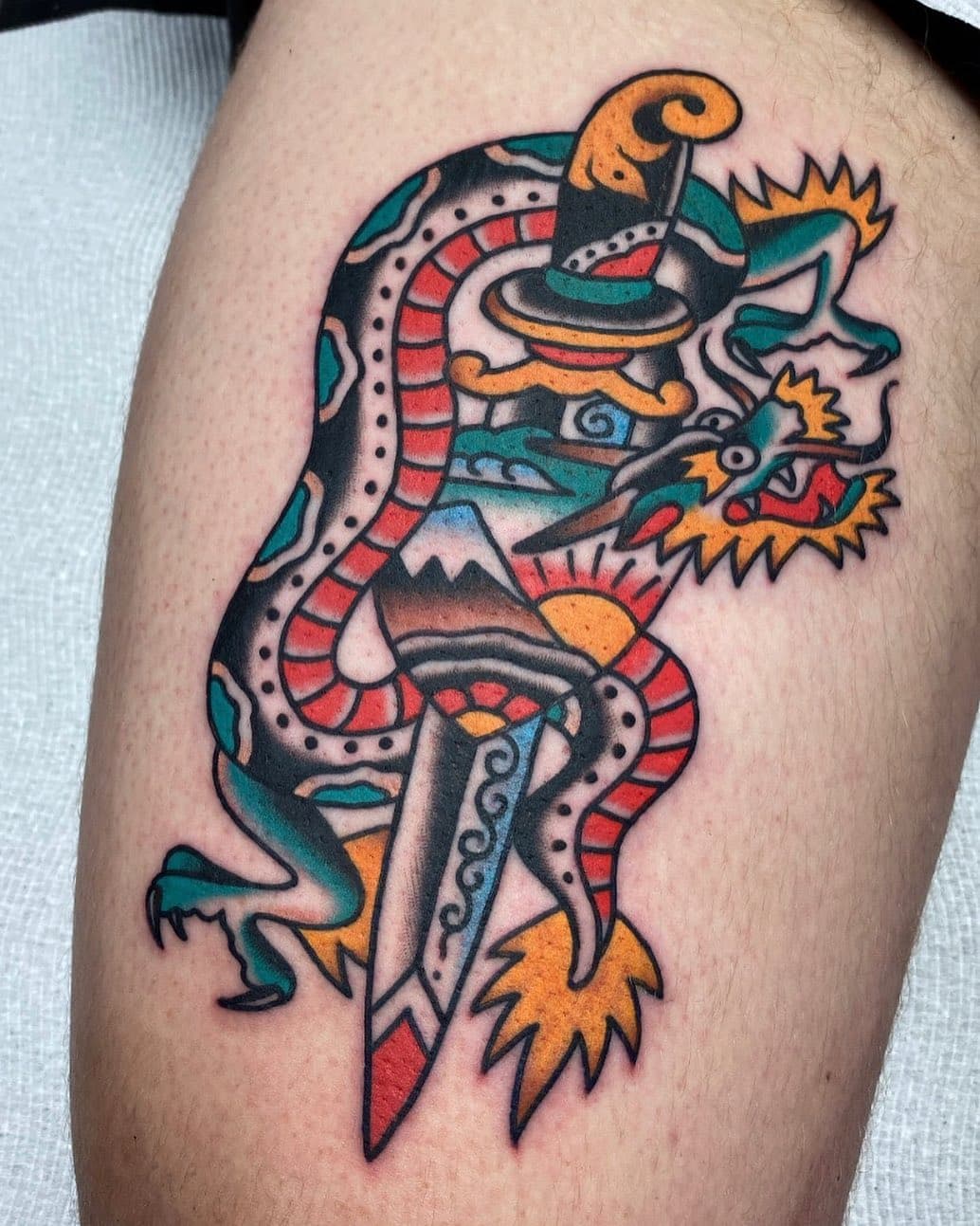 Thanks Hayden! @skinkstattoostudio 
.
.
.
.
#tattoo #traditionaltattoo #tradtattoos #dragontattoo #traditionaldragon #traditionaltattoos #tradworkers #tradworkerssubmission #oldschooltattoo #traditionalartist