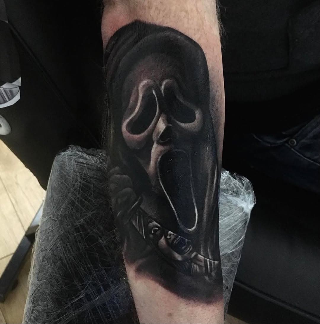 🦇🎃Happy Halloween!🎃🦇

What’s your favourite scary movie?👻

#realismtattoo #tattooartist #blackandgreytattoo #northeasttattoo #portraittattoo #northumberland #tattoo #horrormovie #horrorfan #halloween #halloweentattoo #ghostface #scream #screammovie