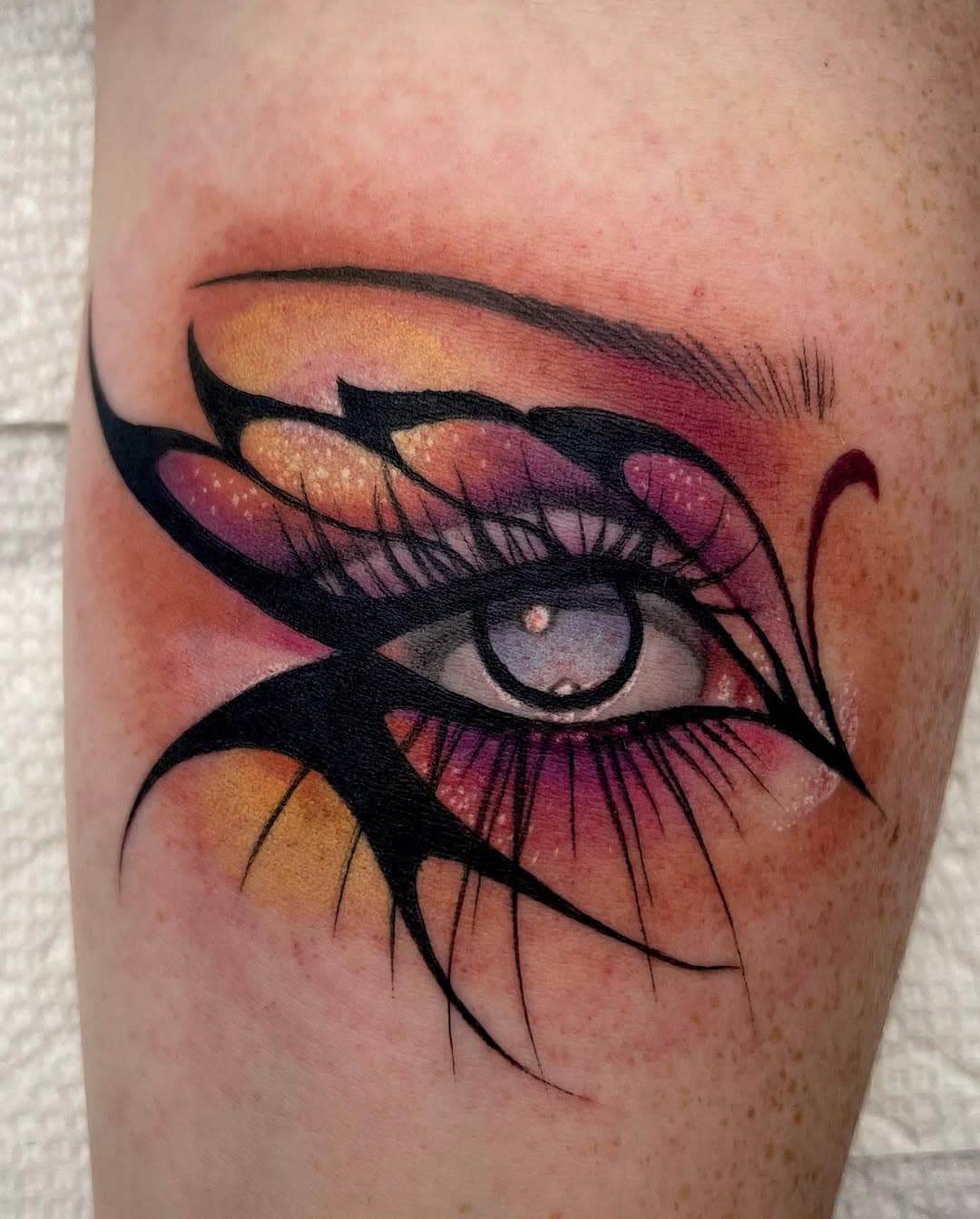 I LOVE EYES👁️👄👁️ First color eye I’ve done since starting the eye party! Hit the link in my bio to get yourself on the eye train! Done at @flowercitytattooconvention #eyetattoo #butterfly #butterflytattoo #tattoosnob #sorrymomtattooaftercare  #inkedmag #skinart_mag #flatstattoo #solidink #inkmaster #mavericktattoomercantile #cttattoo #wheresthecocainecrissangel #youcouldadoneadoor