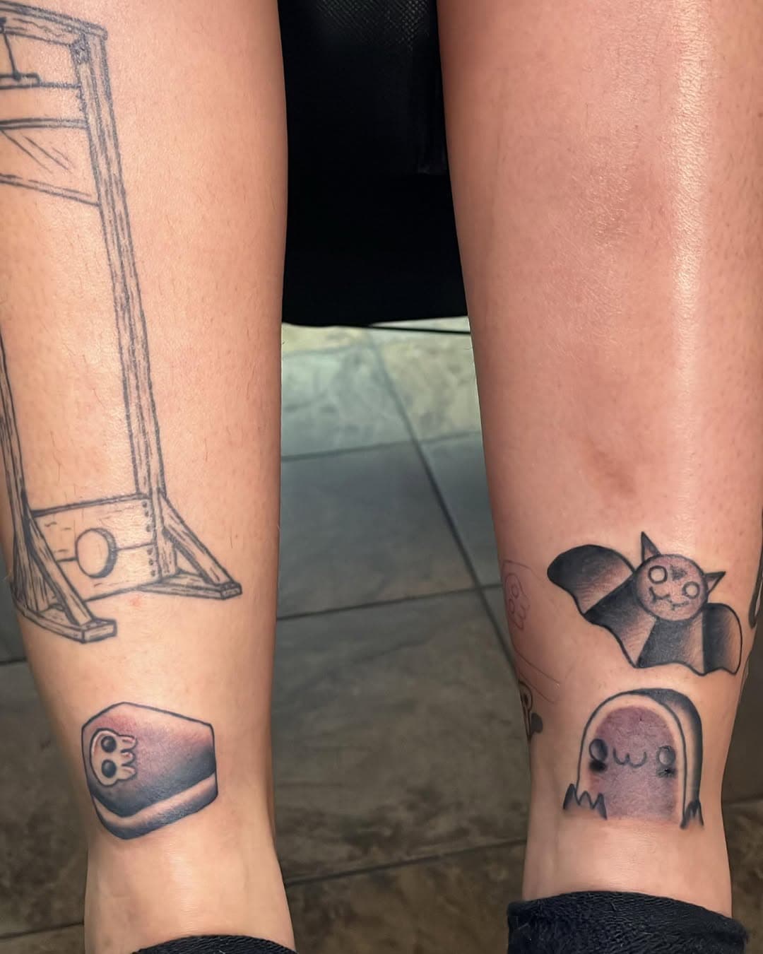 🪦⚰️🦇 #halloweenies from last month! Thank you Arely! 🖤💕🙏 

#theafterlifedanceparty #halloweentattoos #kawaiitraditional #vegantattooer #vegan #tattoo #longbeach