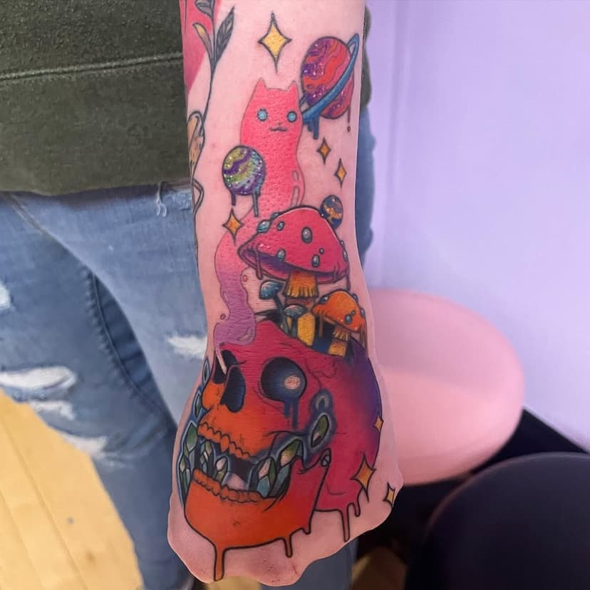 So honored to have gotten to make my good pal @beehilltattoo very sad for several hours today while I hurt their hand. Thank you for putting up with me!! ✨💖✨💖✨ #handtattoo #jobstopper #skulltattoo #colortattoo #neontattoo #weirdtattoo #mushroomtattoo #crystaltattoo