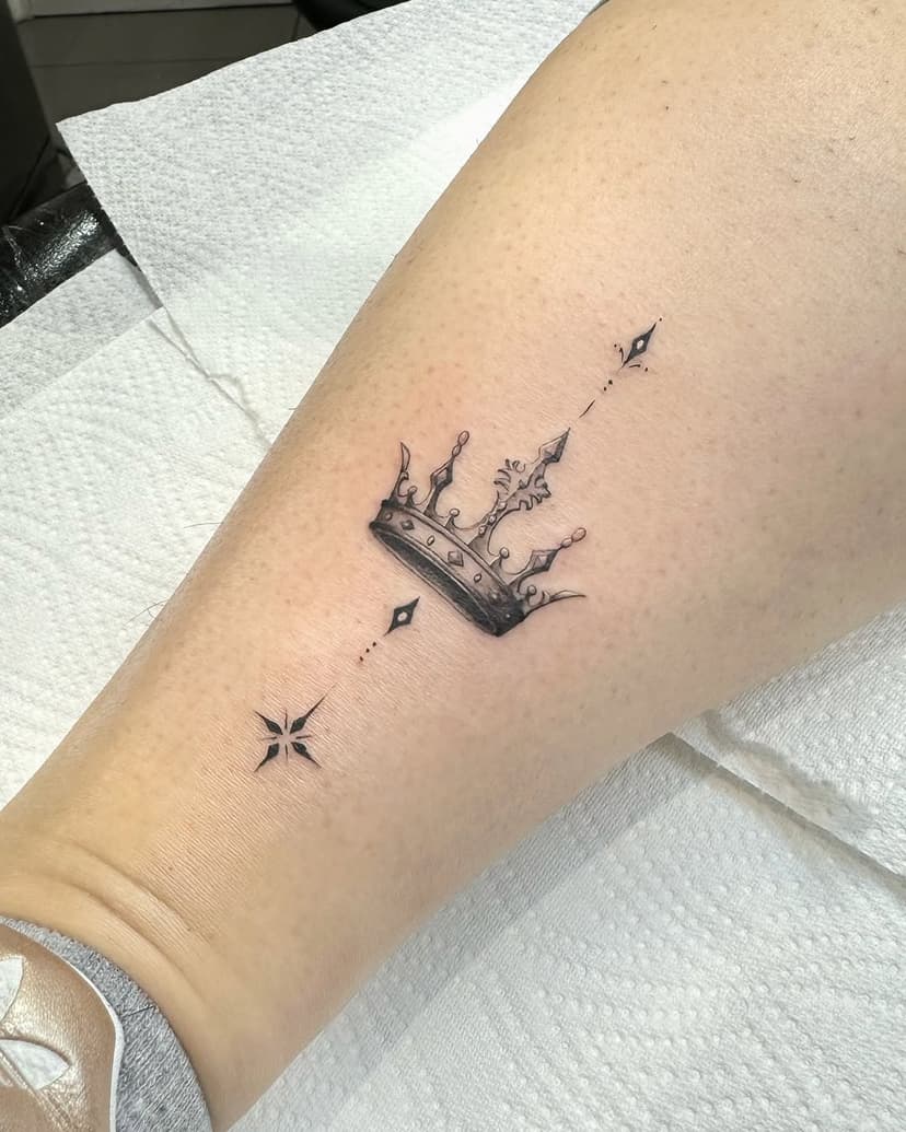 Small things are welcome always.
-

For bookings and infos send an email to:
f.erictattoo@gmail.com
-
#tattoo #tats #tattooartist #inked #tattoodo #blackandgreytattoo #london #emallatattoosupply #emallacartridges #emallaeliot #emallaeliotcartridges #crowntattoo #microrealism