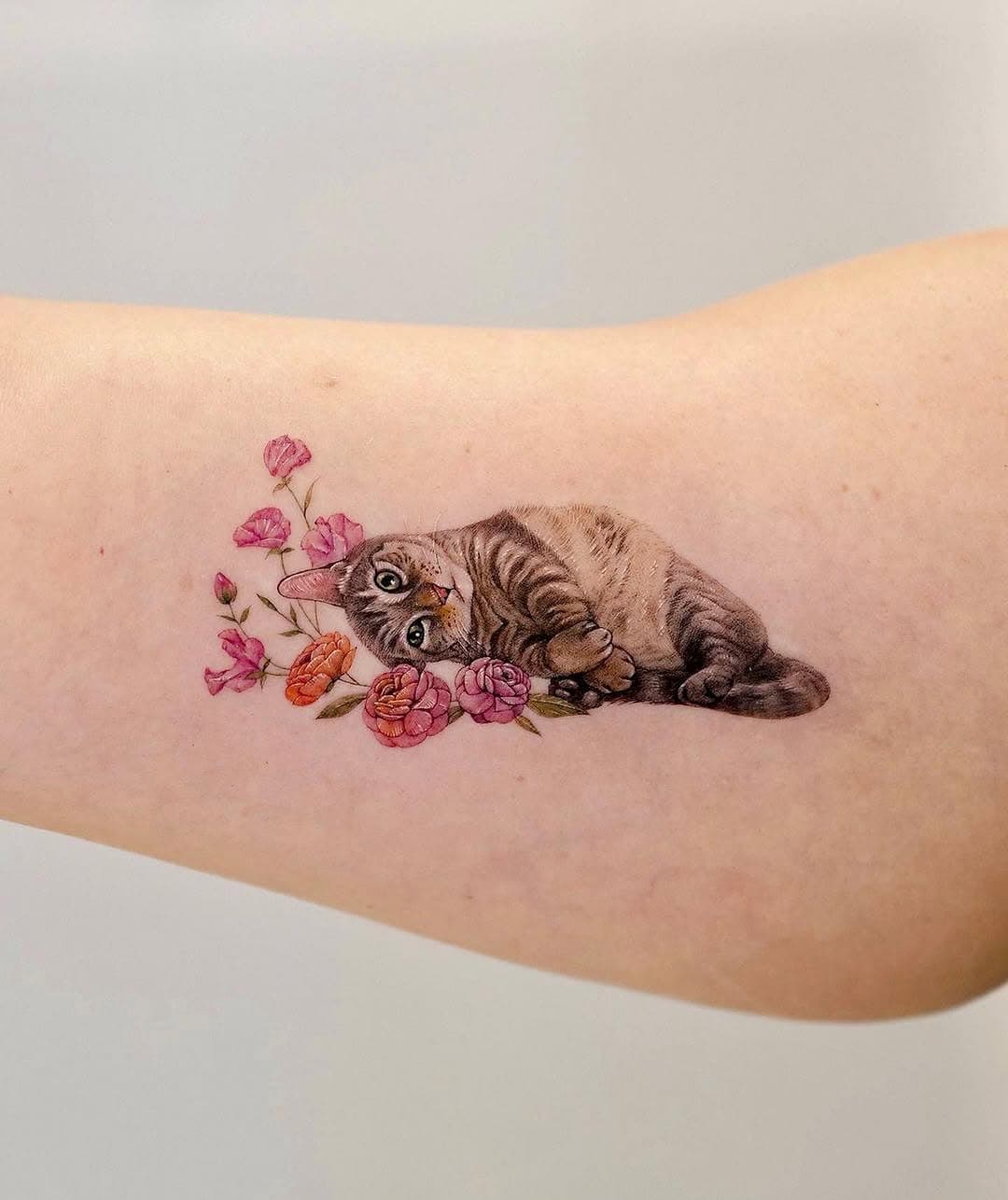 🌸🌻🌷Flower collection 🌼🪻💐
.
.
.
.
.
#flowertattoo #floraltattoo #sanfranciscotattoo #singleneedle #fineline #colortattoo #microtattoo #pettattoo #sftattoo #bayareatattoo #californiatattoo #cattoo #catportrait #kittytattoo #dogtattoo #dogportrait #flowercollection #flowers