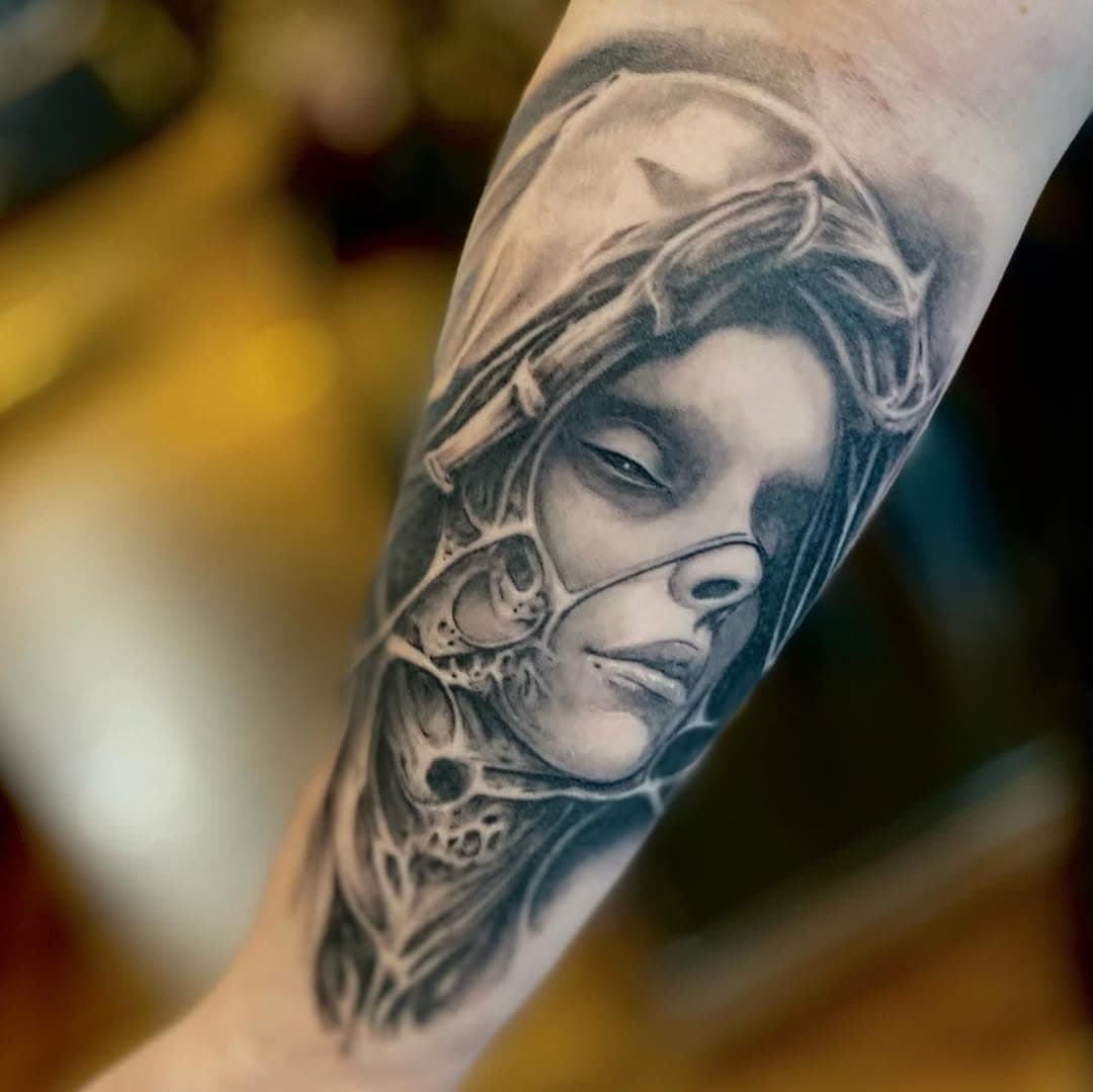 ‡ #healedtattoo 𝖔𝖋𝖘 Artist @markweatherhead_tattooartist made at @locked_up_shrewsbury on @miss_hughes1993 
.
.
𝖈𝖔𝖓𝖙𝖆𝖈𝖙
Instagram - @markweatherhead_tattooartist 
Email - studio@oneforsorrowtattoo.com 
.
.
@killerinktatto @fkirons @tadoo_original @kwadron @musotoku @blkpowder @dynamiccolor @barberdts @aftercareh2ocean @h2oceaneurope @h2oceanloyalty @cheyenne_tattooequipment @emalla.official @emalla_yoyo @skindeep_uk @totaltattoo @inked_magzine_ @outofstepbooks @surreal_tattoo_dark 
.
.
#markweatherhead #oneforsorrowtattooparlour #oneforsorrowtattoo #tattoo #tattooartist #uktattoo #uktattooartists #shrewsbury  #shrewsburytattoo #shrewsburytattooist #darkart #darkartists #darkarttattoos #darkrealism #blackandgrey #blackandgreytattoo #bng #bngink #killerinktattoo #surrealtattoo #darksurrealism