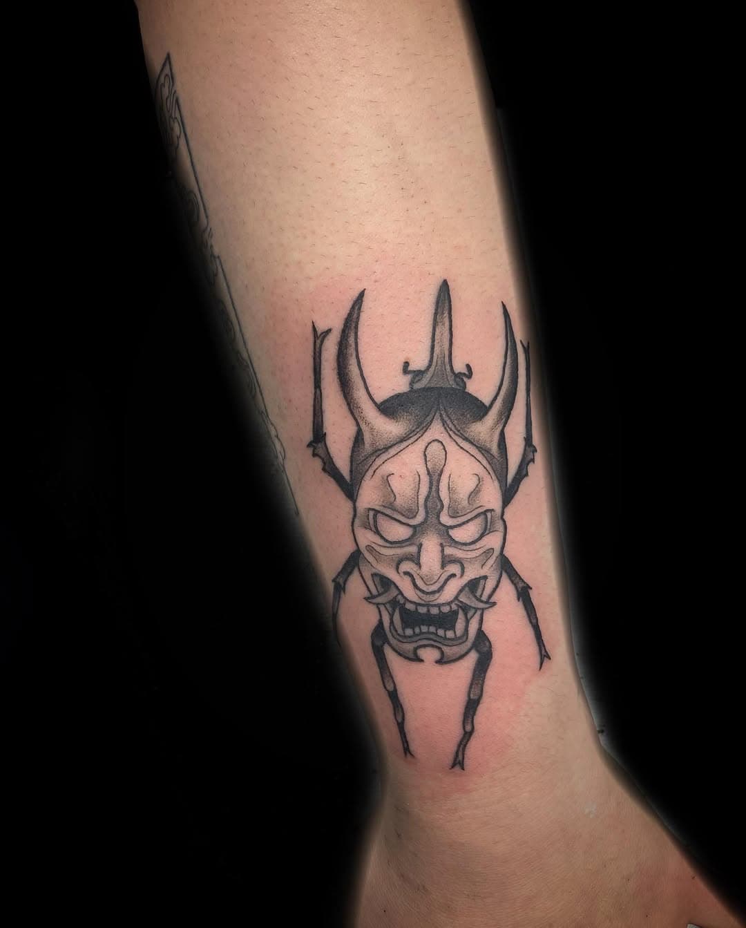 Always a pleasure, fanks gorl @erikasahakyan 👹,

#dantattoo #lemoyne #longueuil #tattoo #tattoos #oni #onimask #onimasktattoo #mask #masktattoo #japanese #japanesemask #japanesetattoo #beetle #beetletattoo #rhinocerosbeetle #hornedbeetle #bug