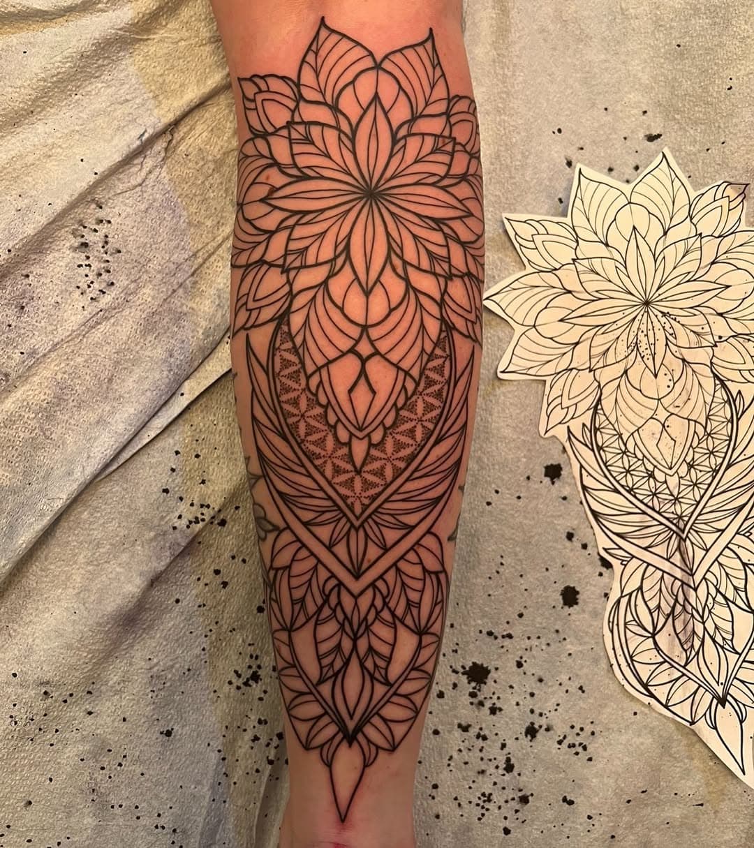 Geometric anxiety attack

@inkadinkadoo_tattoo 
@turbanekmachines 
@rubbercitytattooinvitational 
@cranberrytattooclassic 

#pittsburghtattoo #pittsburgh #sacredgeometry #sacredgeometrytattoo