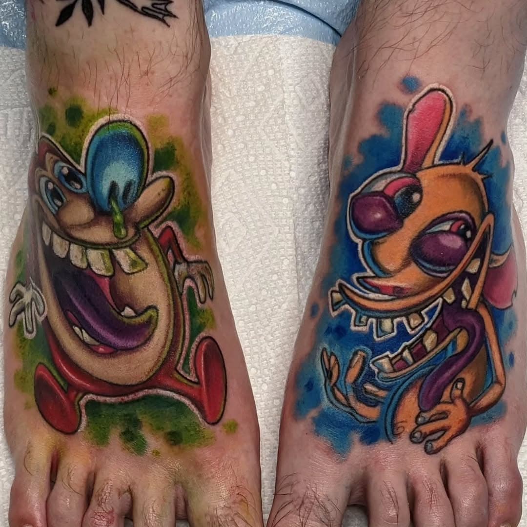 That one time (yesterday) when the man himself, Mr @piercings_by_hunkabaloo , made me tattoo both his footsies so he could hobble around the shop like an ancient wizard. Thanks for the trust my dood, hope your toesies are ok! 

#feet #tattoos #renandstimpy #nickelodeon #color #fyp #foryoupage #tattooshop #footjob #footsies #ouch #ink #newschooltattoo @thenewnewschool @worldofnewschool