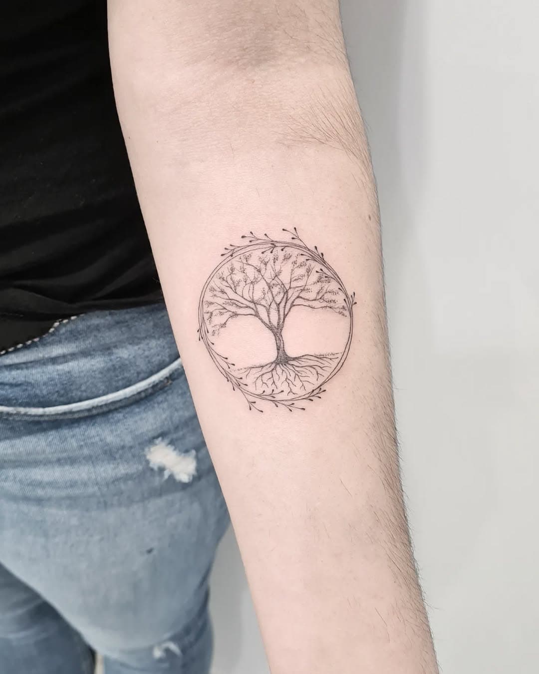 Arbol de la vida 🌳

Hecho por @anita_lipsink
. 
@balm_tattoo @tattooshop.es @fineline_tattoocartridges #finelinetattoo #linea #line #minimal #detalle #detail #lineworktattoo #art #tattoart #design #tattoo #tattoos #tattooed #art #ink #inked  #tattoospain #tattoostudio #lipsink #tatuaje #tatuajes #sansebastian #donostitattoo