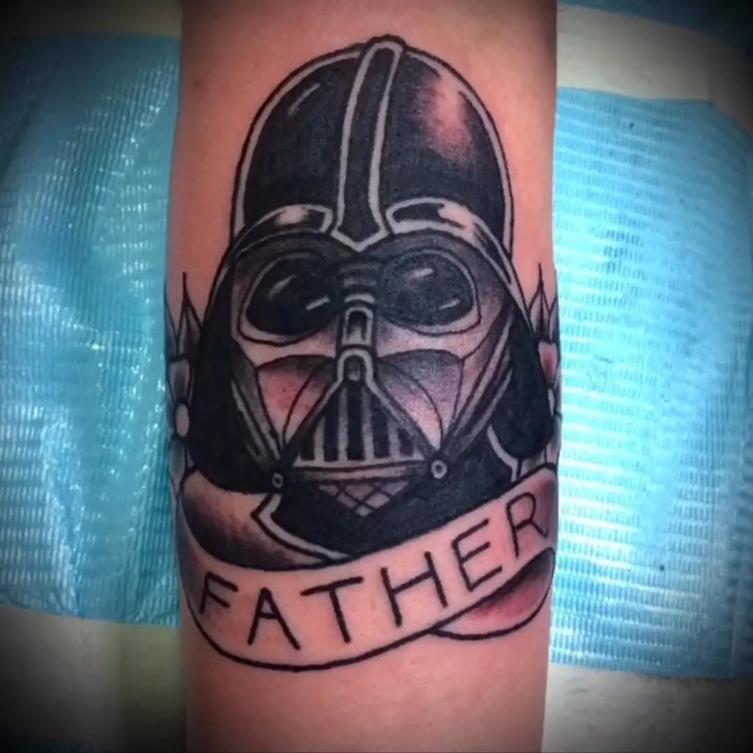 A few of the rad Star Wars tattoos @matthewseanmanroe  has done this last year. Dm for booking.

#tattoo #starwars #starwarstattoo #traditionaltattoo #blackandgrey #boldwillhold #sandiego #pacificbeach #love #fyp #photooftheday