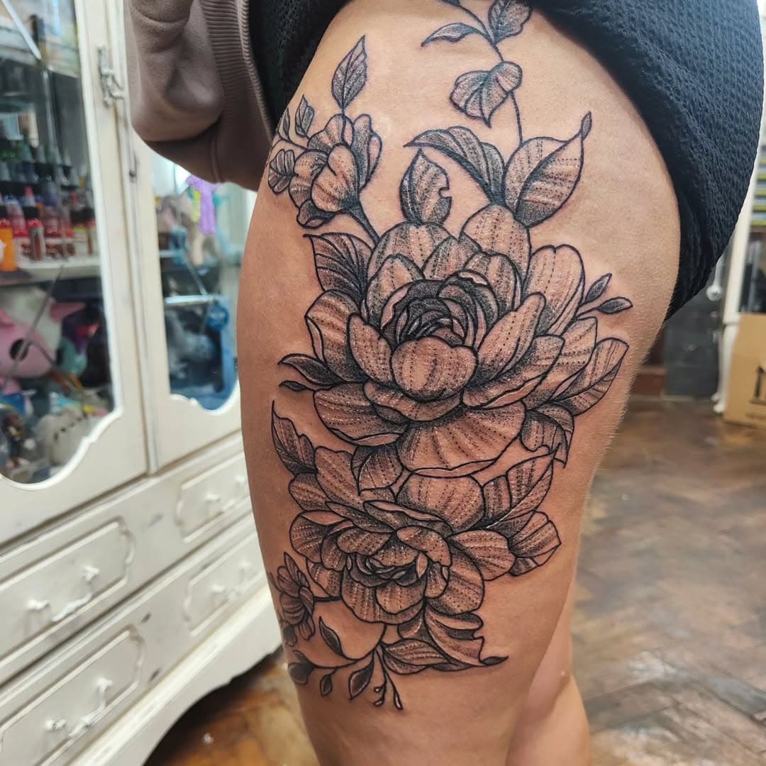 Done by @beccitmnt 

#flower #flowers #leg #tattoo #tattoolife #girlswithtattoos #guyswithtattoos