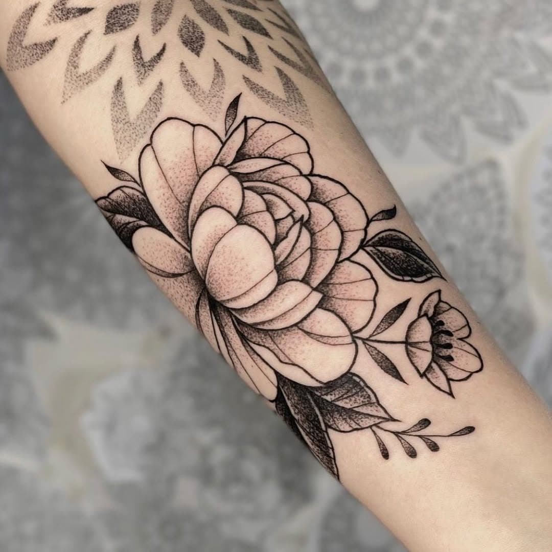 Florals made by @mick_cage_tattoos #floral #floraldesign #tattoo #blackworkflowers  #blackwork #dotwork #linework #blackandgreytattoo #dotworktattoo #botanical #belfastblackworkstattoo