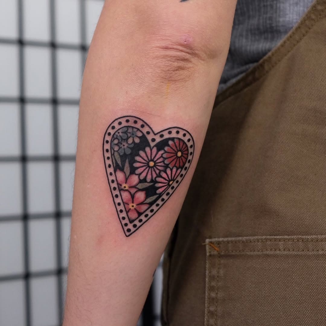 Lil heart done on Steph ❤️
Thank you darling!

Did this gate on Carlos ending this way the full sleeve project we’ve been working on❤️
Can wait to show you the healed result!
Moltes gràcies Carlos!

༶ SINGAPORE 19-22 MARCH ༶

༶BARCELONA BOOKING JANUARY-FEBRUARY-MARCH༶

•
•
•
#barcelonatattoo #tattoobarcelona #traditionalflash #oldlines #tradworkers #traditionaltattoo #barcelonatattooartist #barcelonatattoos #tradtattoos #femaletattooers #ladytattoers #ladiesoftattooingworldwide #spiderwebtattoo #flowertattoo #butterflytattoo #rosetattoo #spaintattooartist #spaintattoo #Berlintattoo #tattooberlin #berlintattooartist #germanytattoo #germanytattooersn #berlintattooers #singaporetattoos #singaporetattoo #singaporetattooers #tattoosingapore