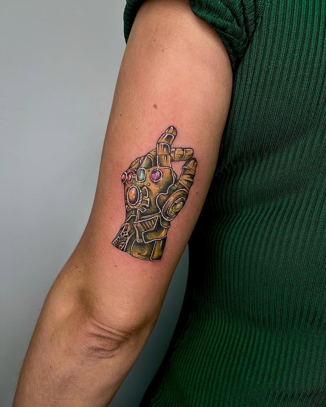 💎Mini guantelete del infinito de thanos para Dri💖 8 cm #marveltattoo #infinitygauntlettattoo #infinitygems #infinitygauntlet #thanostattoo #colortattoo #pintomadrid #tattoomadrid @el_salvador_tattoo