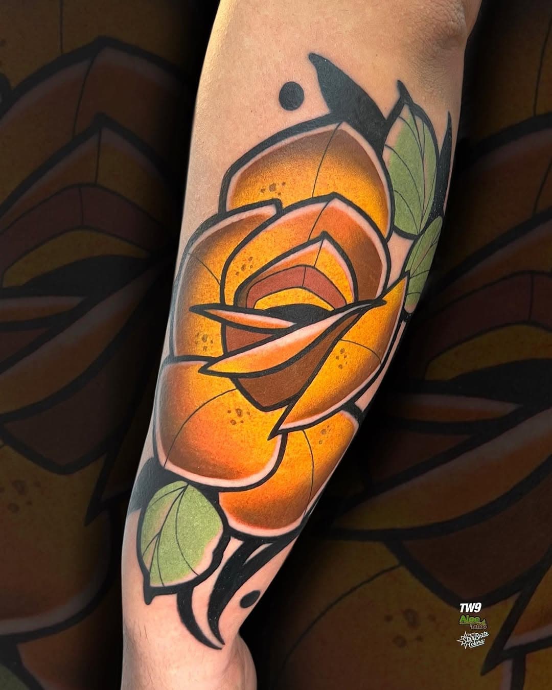 Rose 💛!!
Gracias Charly una vez más!!! 👏🏼😊

Realizado con:
@tw9machines 
@twentynineart 
@aloetattoo 
@versuscartridge 
@starbritecolors 
@musotoku 
@cheyenne_tattooequipment 

🦀WAYAMÚ TATTOO MÁLAGA 🦀

#tattoo #tattooartist #tattoos #tattoocolor #colortattoo #fullcolortattoo #inktattoo #ink #inked #inkaddict #tattooart #neotraditionaltattoo #neotraditionalflowers #neotraditional #neotrad #neotradicionaltattoo #neotradeu #neotradicional #neotradtattoo #neotraditionaltattoos #neotradsub #neotraditionaltattooers #neotradworldwide #neotraditionaleurope #neotradstyle #neotradi #neotraditionalart #neotraditionals #neotradsp #malaga